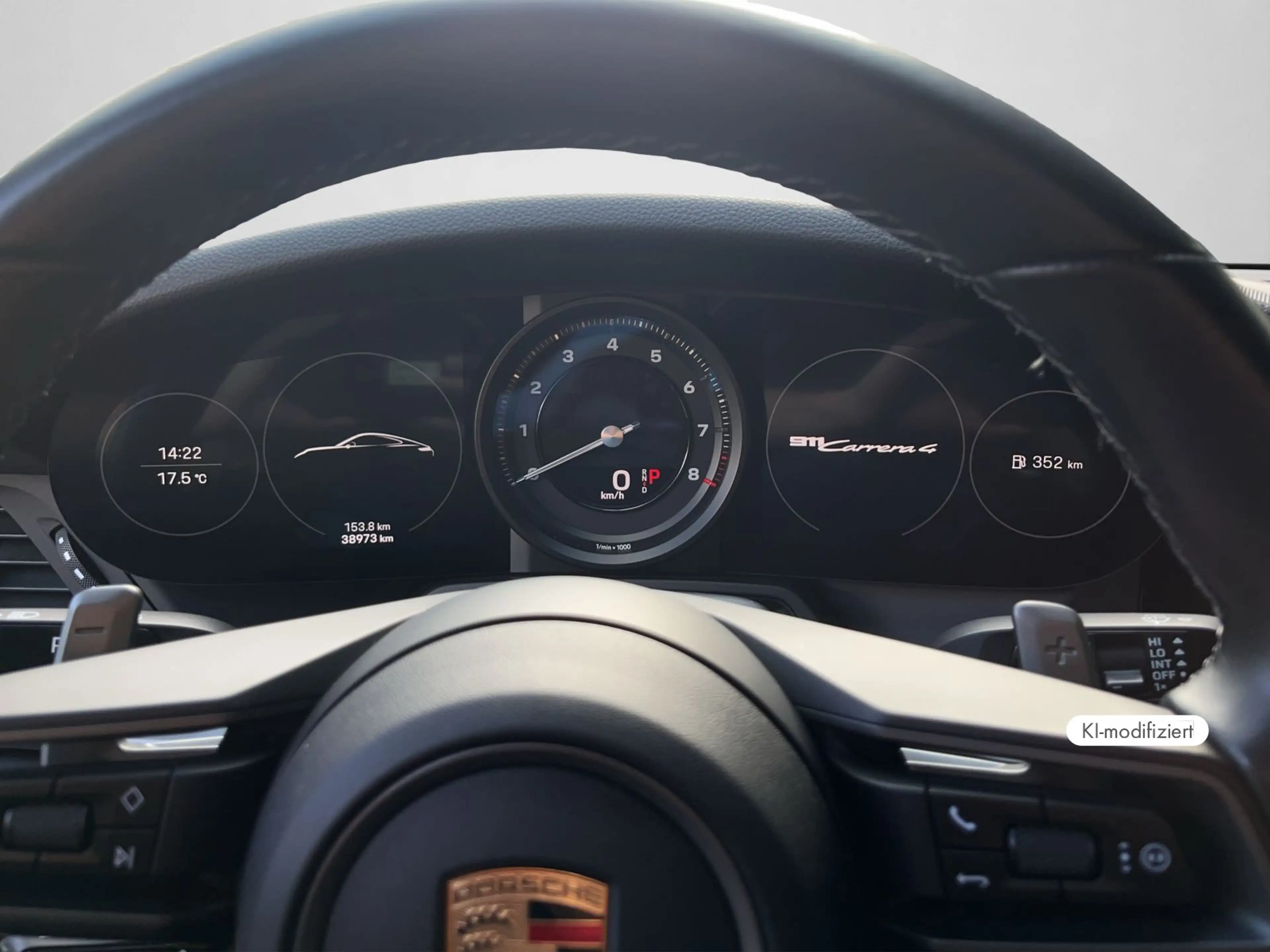 Porsche 992 (911) Carrera 4 — photo 13