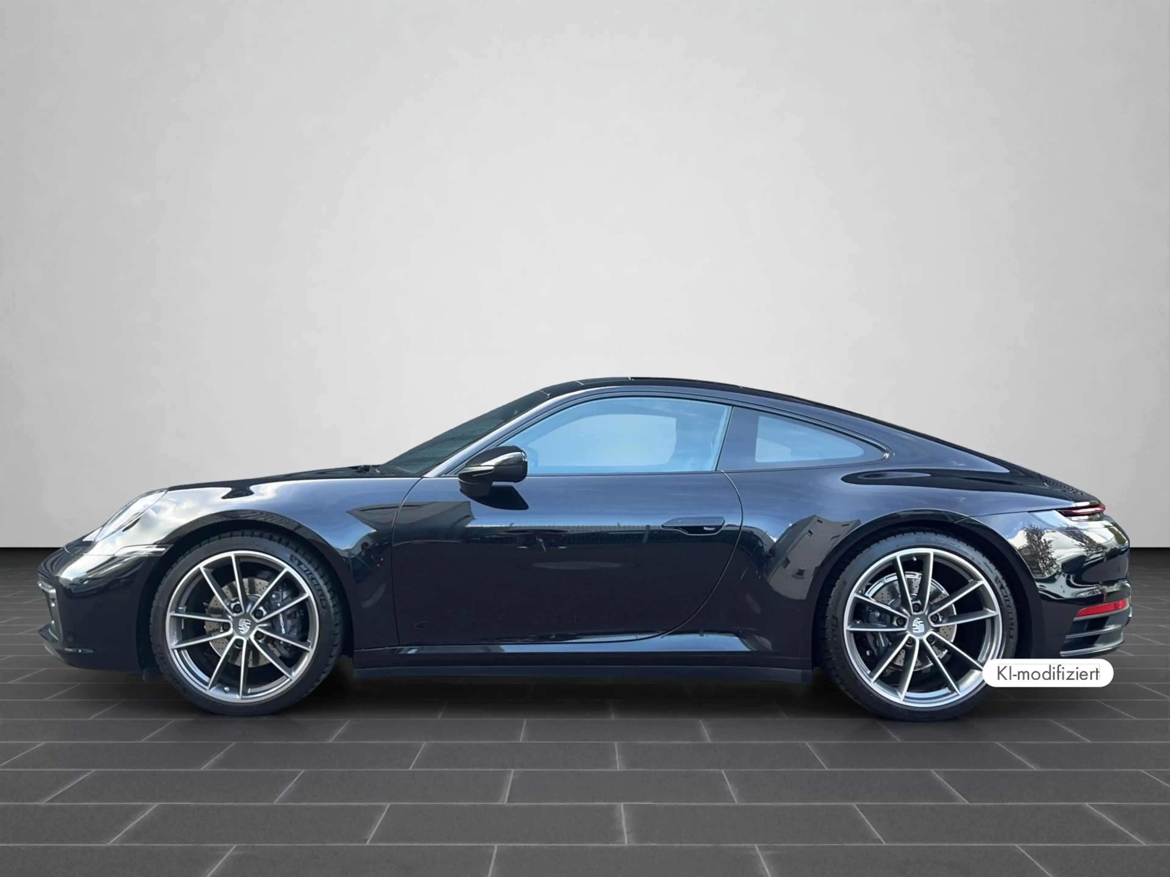 Porsche 992 (911) Carrera 4 — photo 2