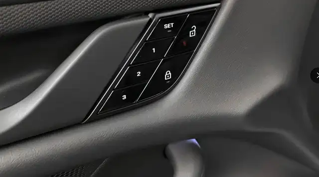 Porsche Taycan view 10