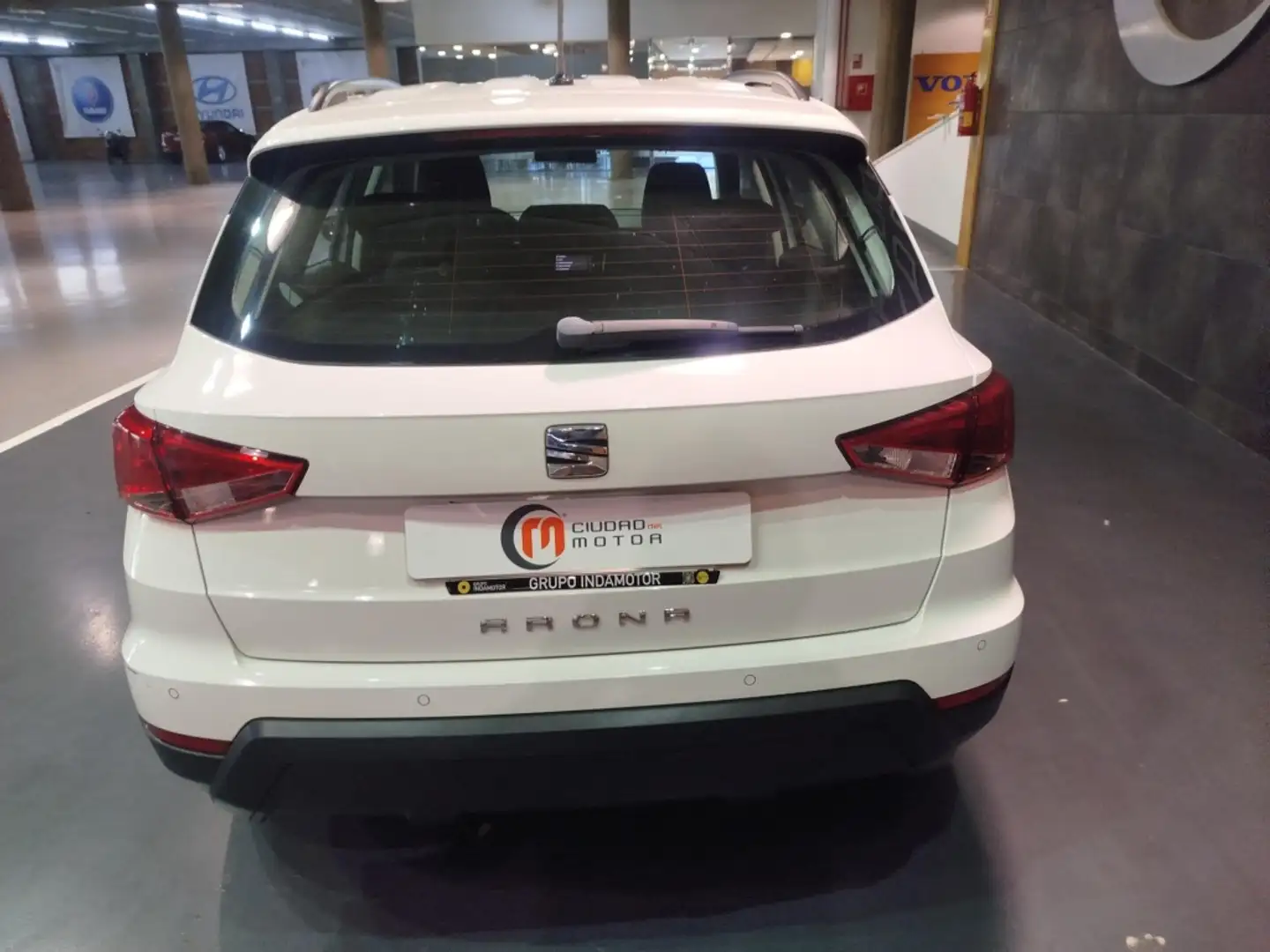 SEAT Arona 1.6TDI CR S&S Style 95 Bianco - 2