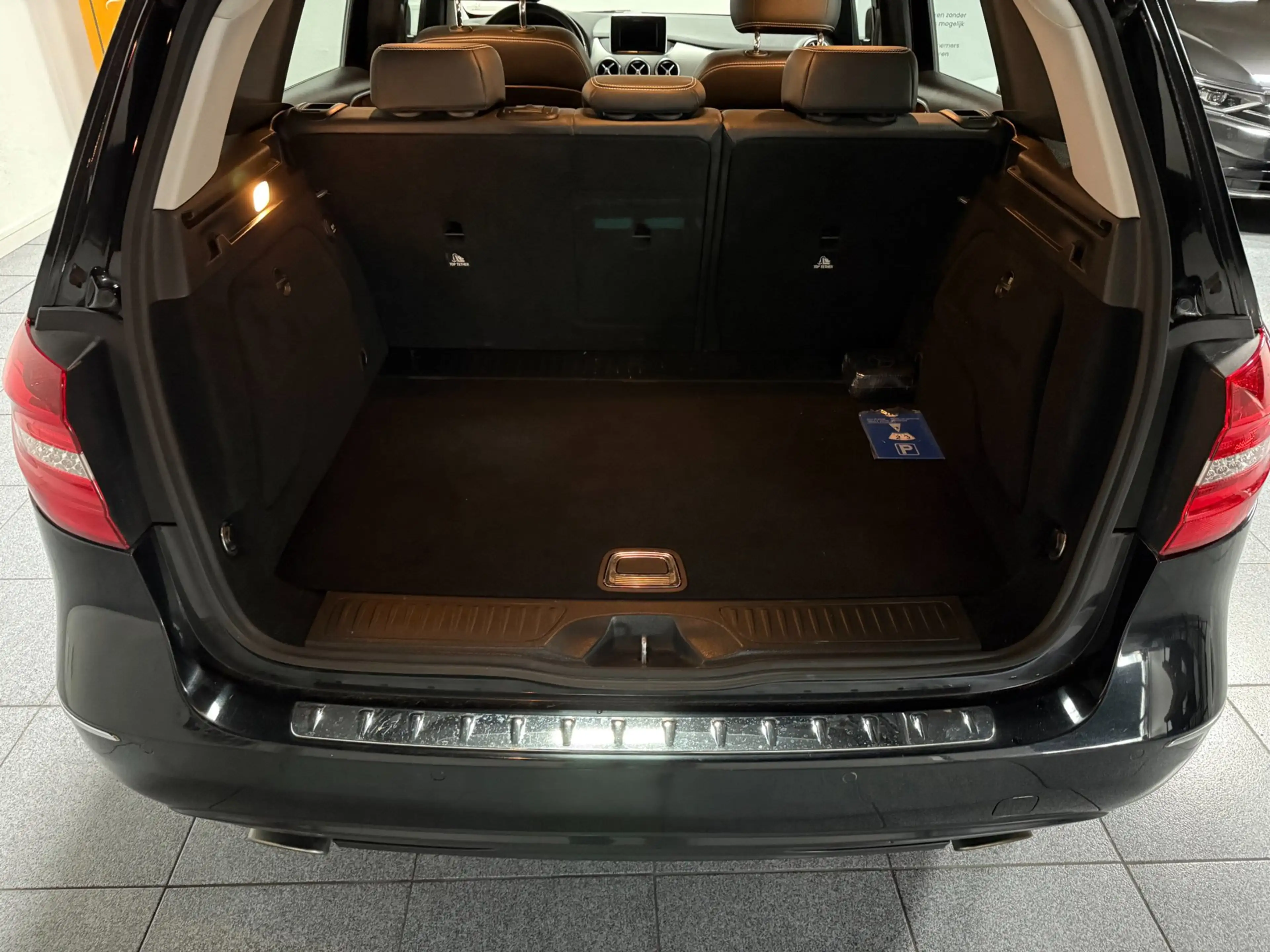Mercedes-Benz B 180 Ambition Navigatie Ecc Dealer Auto! NAP BOVAG! — photo 27