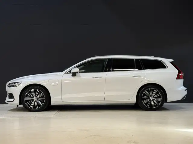 Volvo V60 view 3