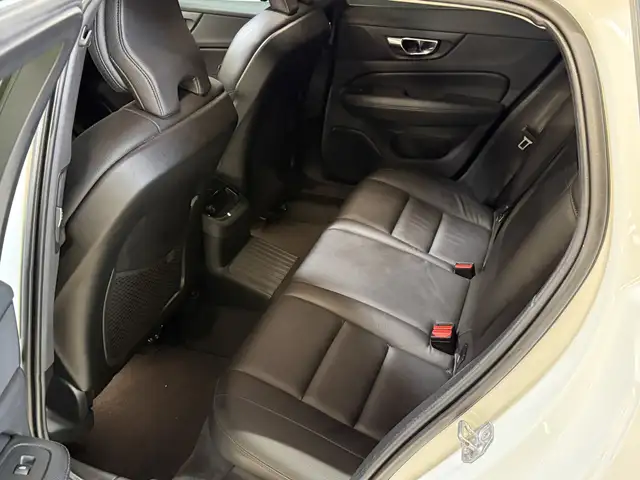 Volvo V60 view 6