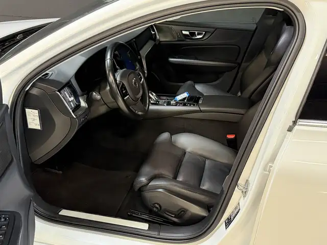 Volvo V60 view 5