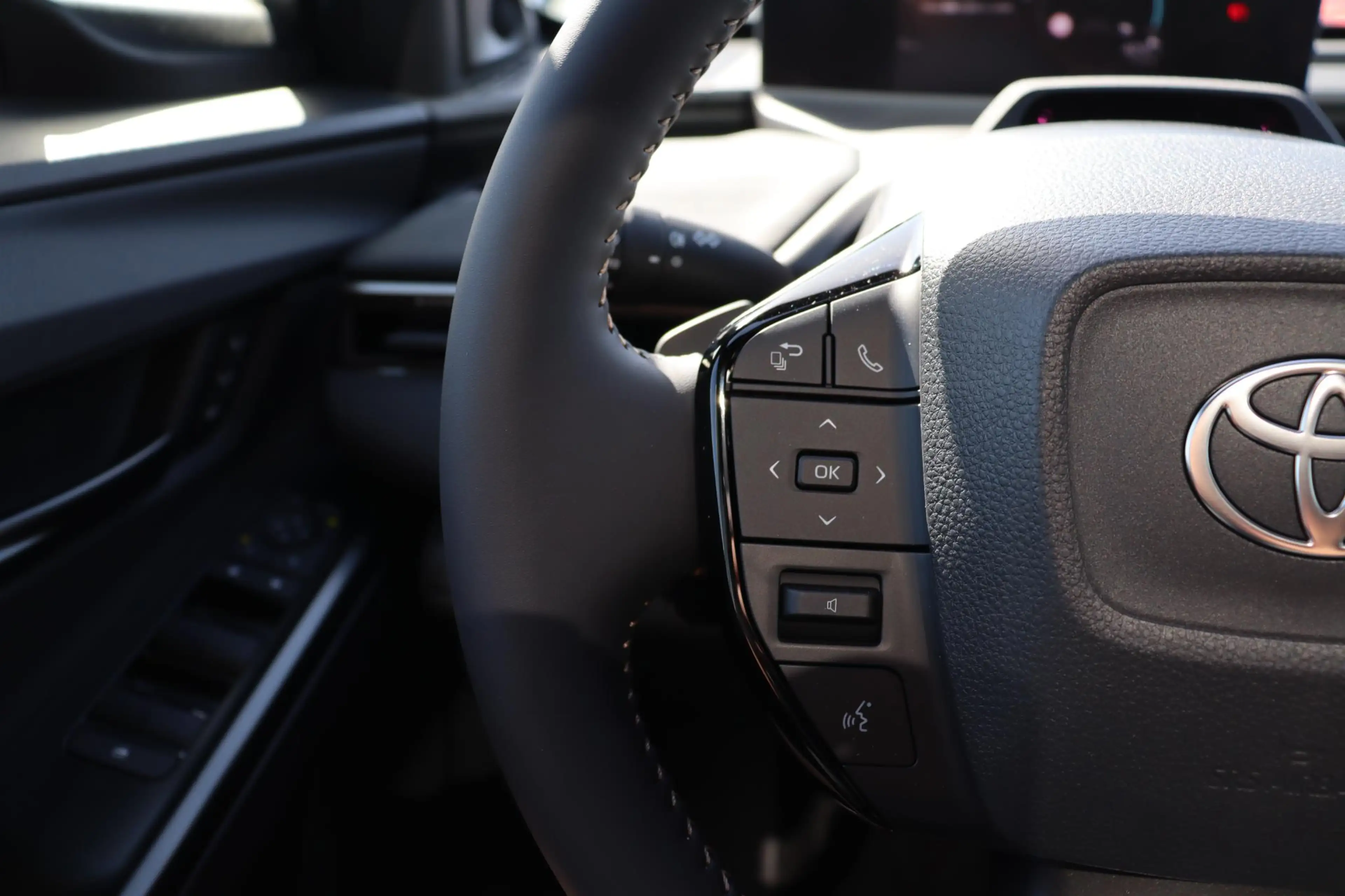 Toyota bZ4X Touring Executive AWD 75 kWh, 20 Inch LM, Panorama — photo 13