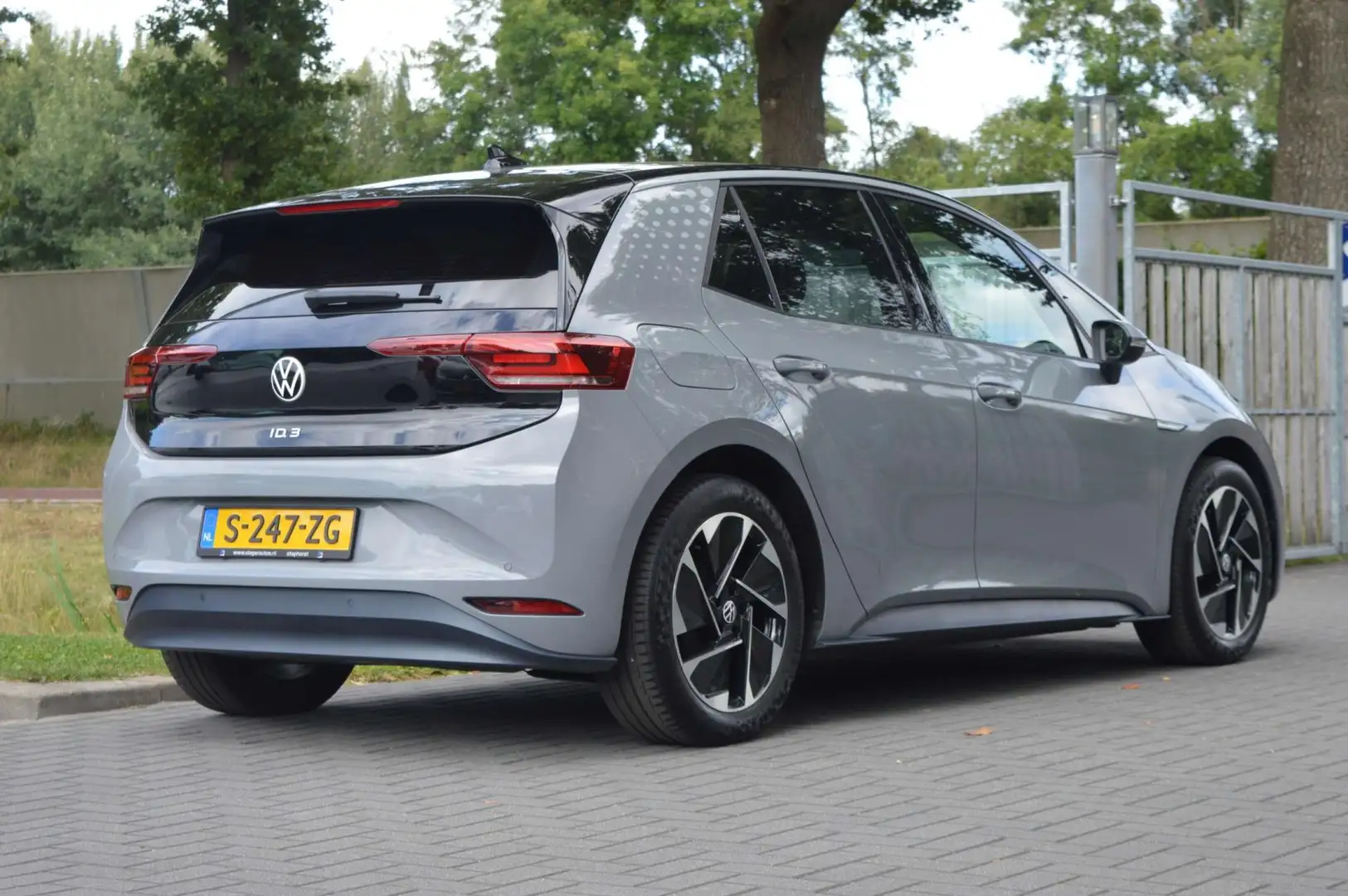 Volkswagen ID.3 Life 58 kWh - SOH 89%|Navi|Carplay|Stoelverwarming Grijs - 2