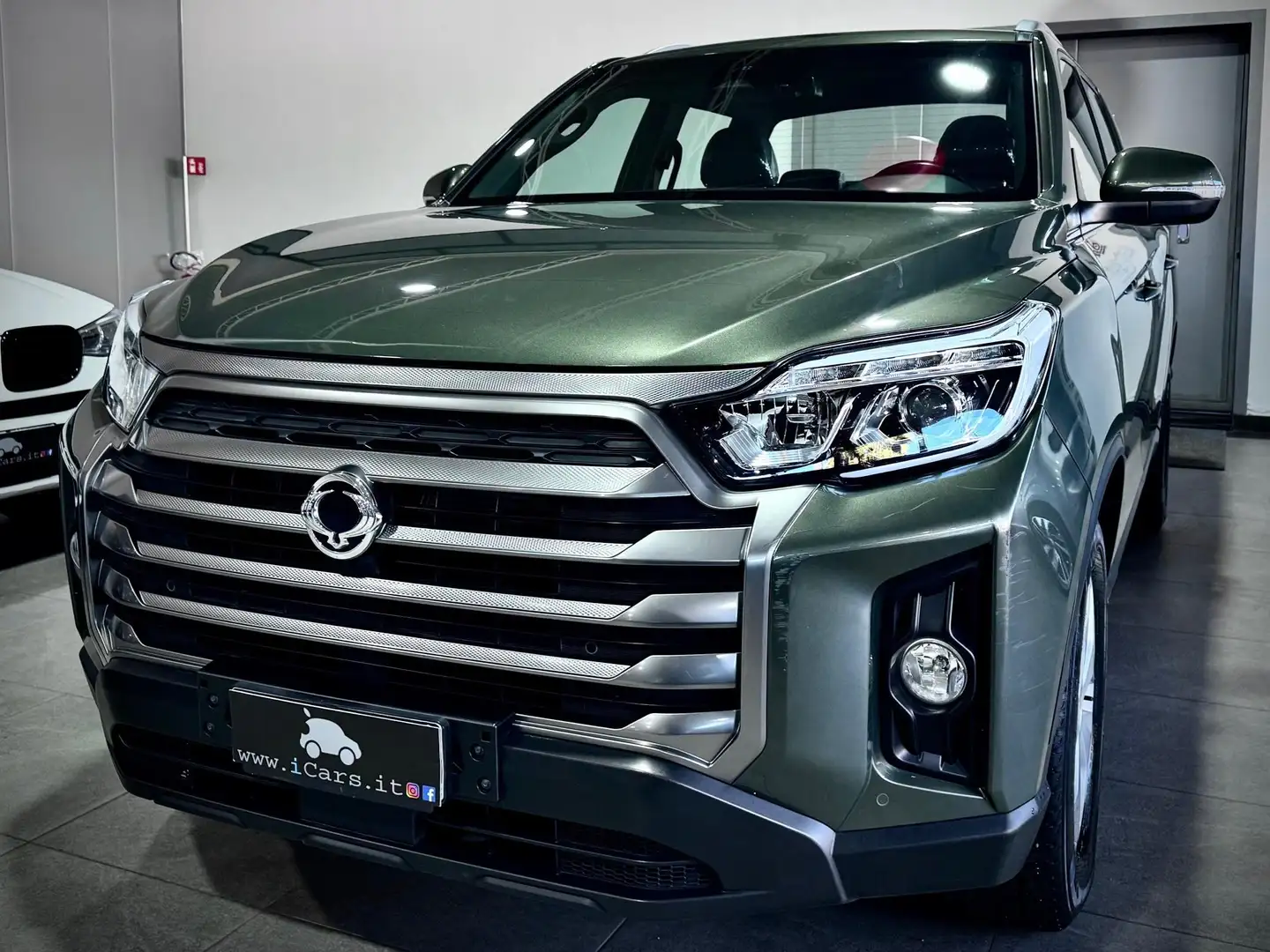 SsangYong Rexton Sports XL 2.2 4WD Double Cab Icon Groen - 1