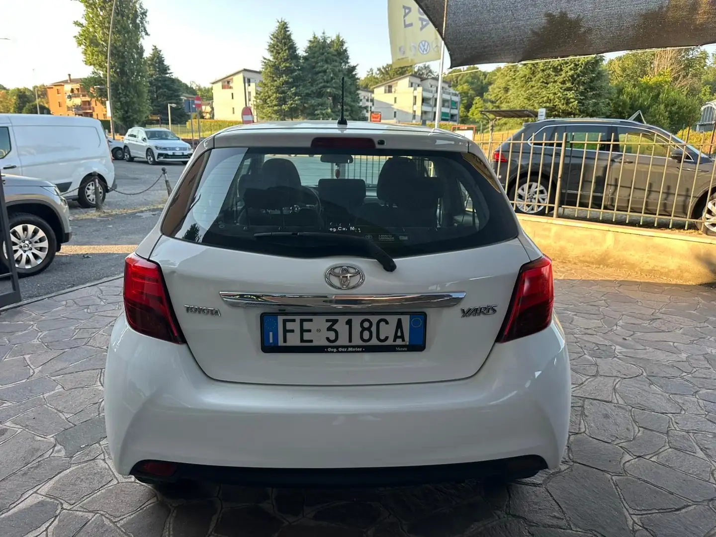 Toyota Yaris 5p 1.0 Lounge 69CV NEO PATENTATI KM 89000 Bianco - 2