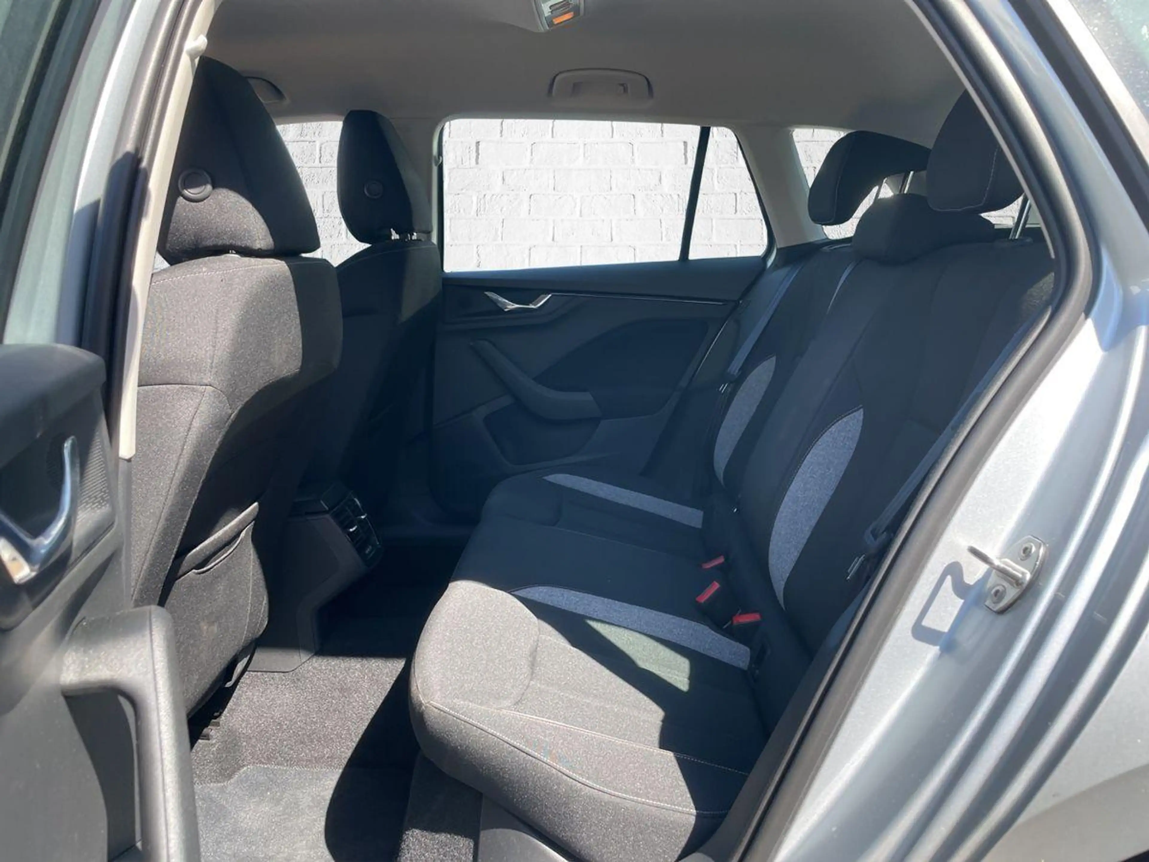 Skoda Kamiq Selection 1.0 TSI 85 kW LED/AHK Vorbe. — photo 14