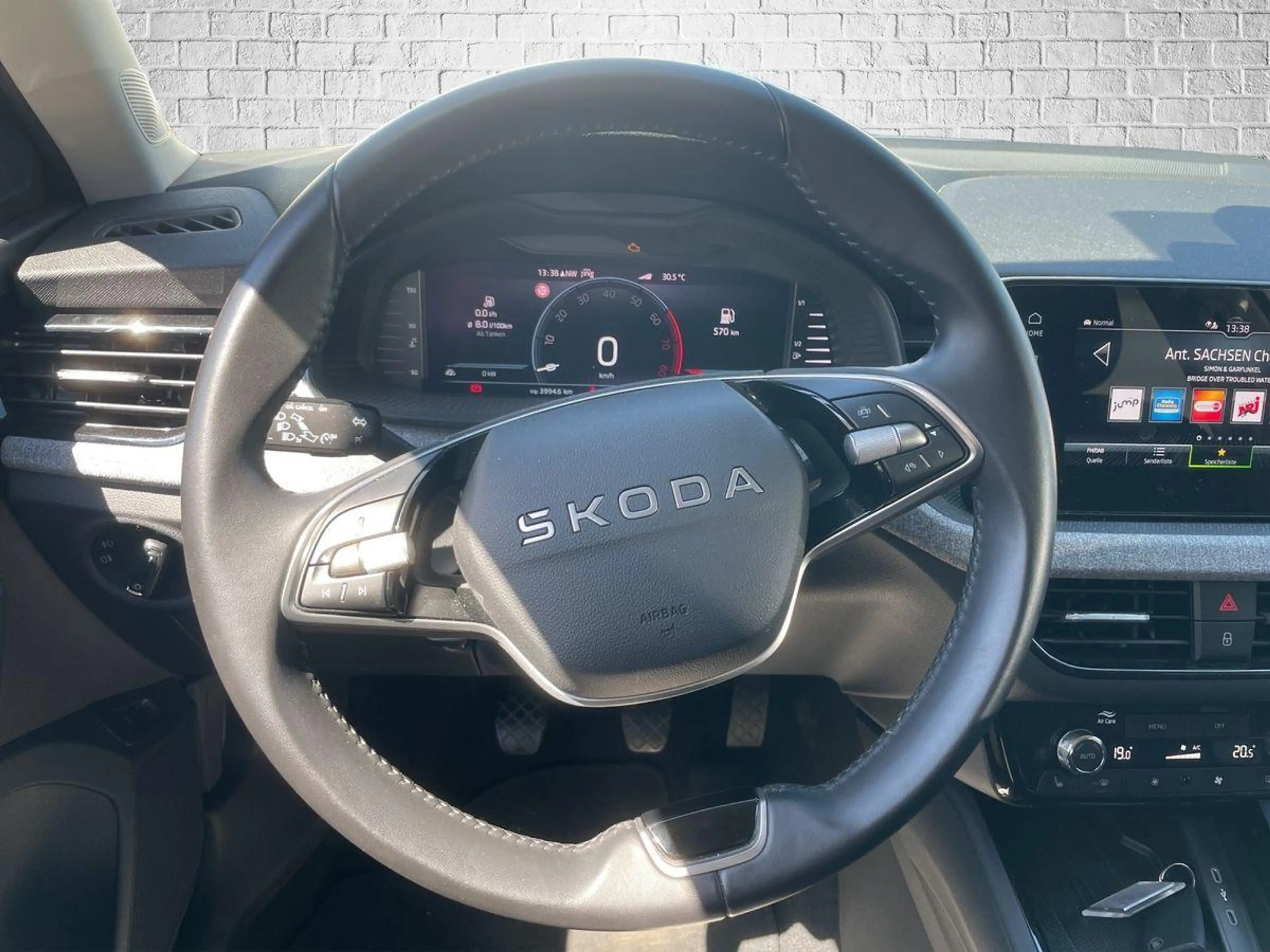 Skoda Kamiq Selection 1.0 TSI 85 kW LED/AHK Vorbe. — photo 10