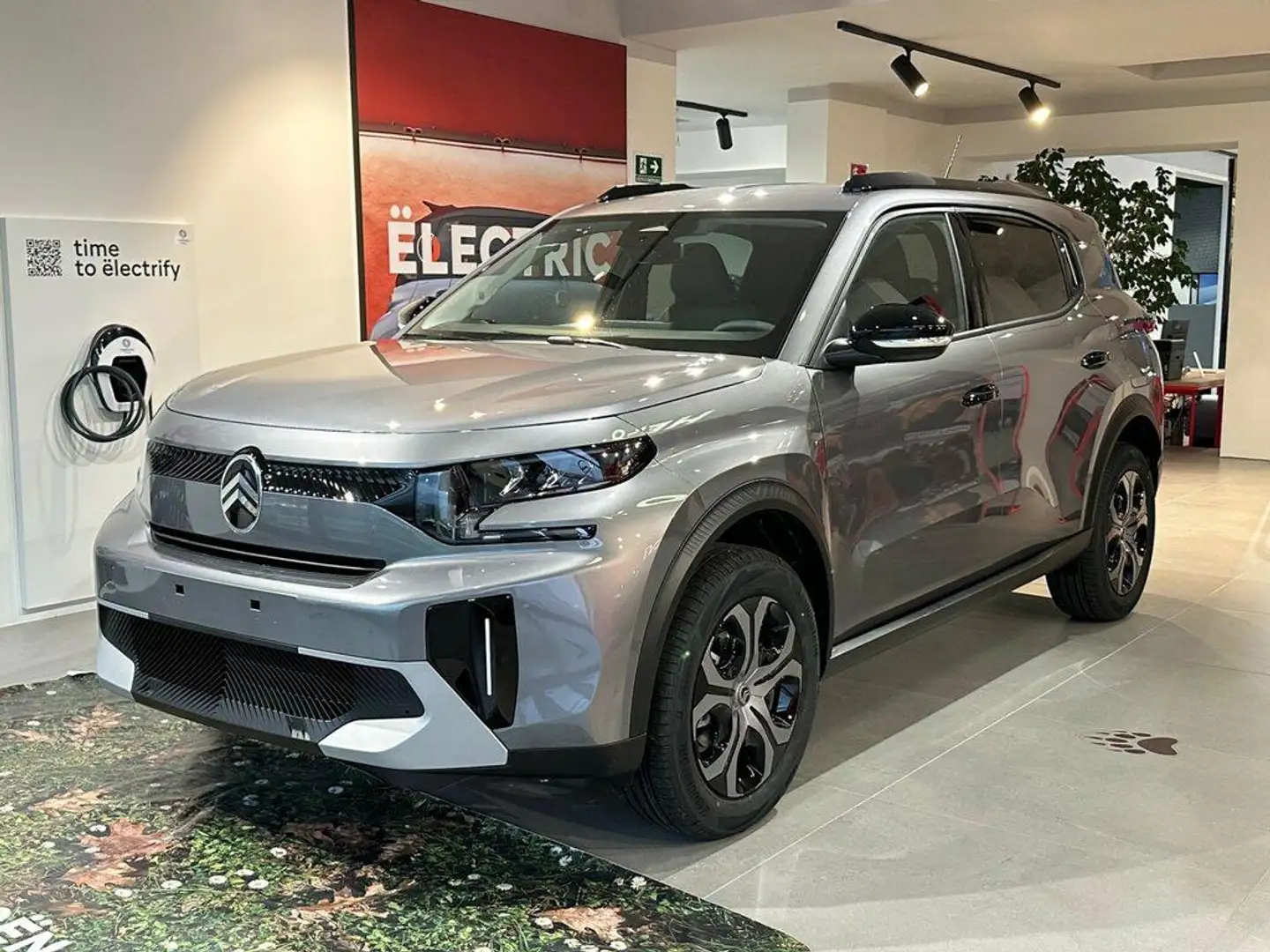 Citroen C3 Aircross 1.2 puretech turbo Plus 100cv Šedá - 1