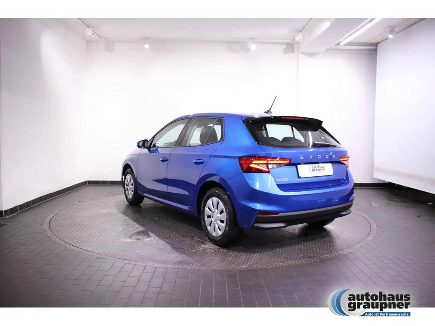 Skoda Fabia 1.0 TSI Selection KLIMA PDC SHZ LED Blau - 2