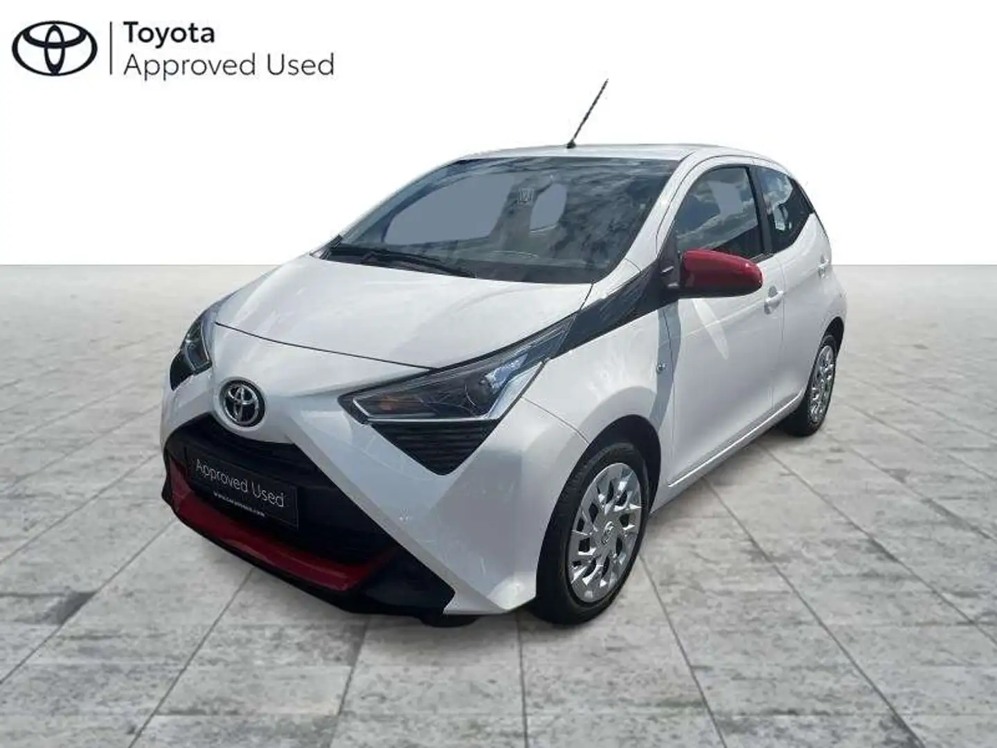 Toyota Aygo X-PLAY II AUTO Blanc - 1
