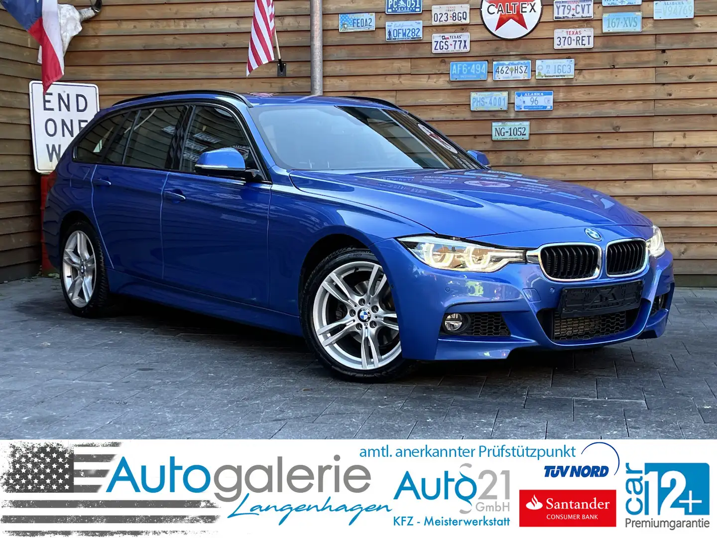 BMW 320 320d xDrive Luxury Line Pano HUD Leder Blauw - 1