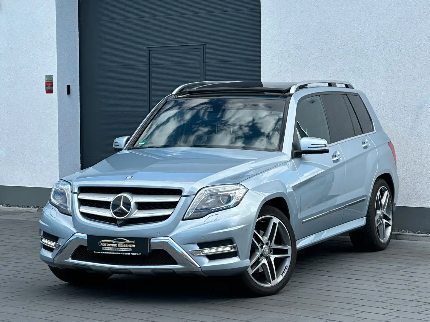Mercedes-Benz GLK 350 CDI BlueE 4Matic*AMG*VOLL*PANO*360°AHK* Zilver - 1