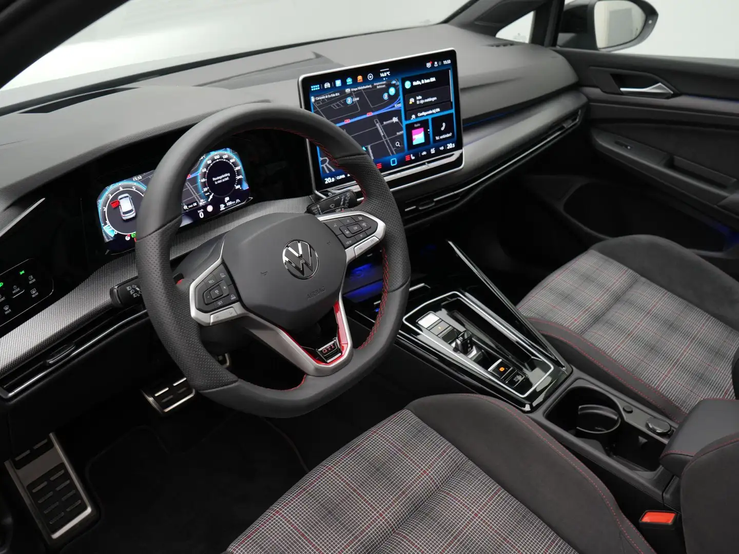 Volkswagen Golf 2.0 TSI 265 pk DSG GTI | Panoramadak | Adaptieve o Grijs - 2
