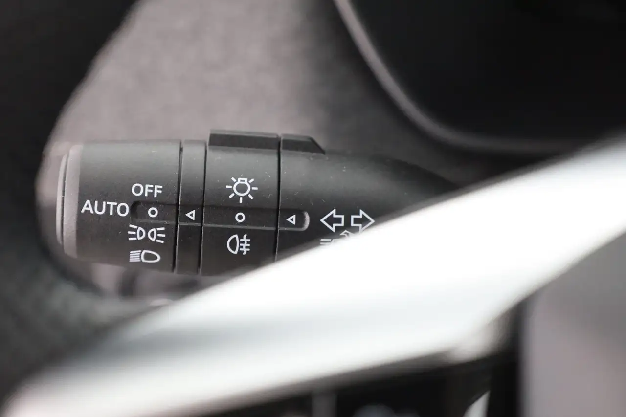 MG ZS 1.5 Hybrid Comfort Aut. LED ACC Navi Kamera, миниатюра 18