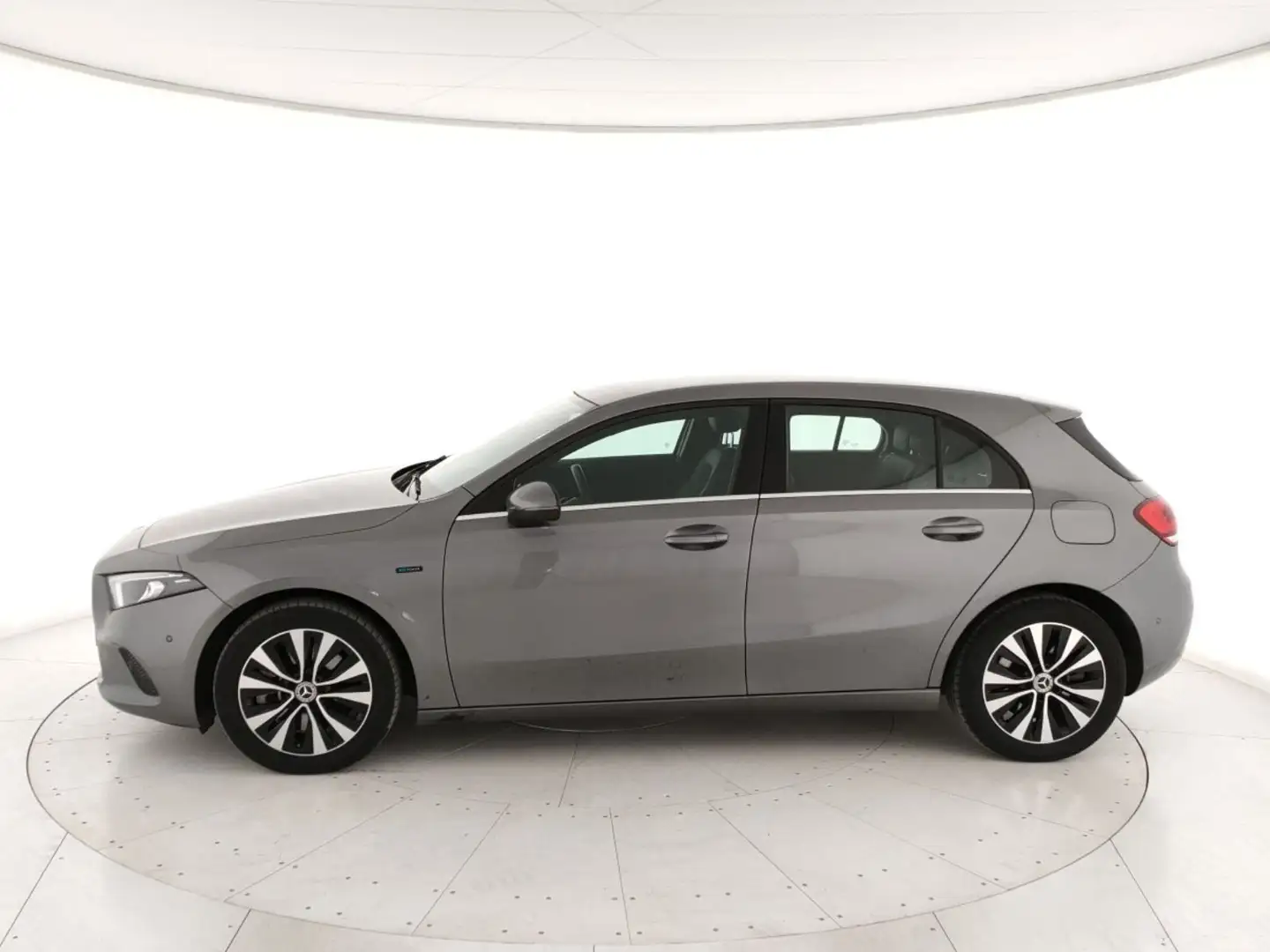Mercedes-Benz A 250 Classe A 250 e phev (eq-power) Business auto extra Grijs - 2