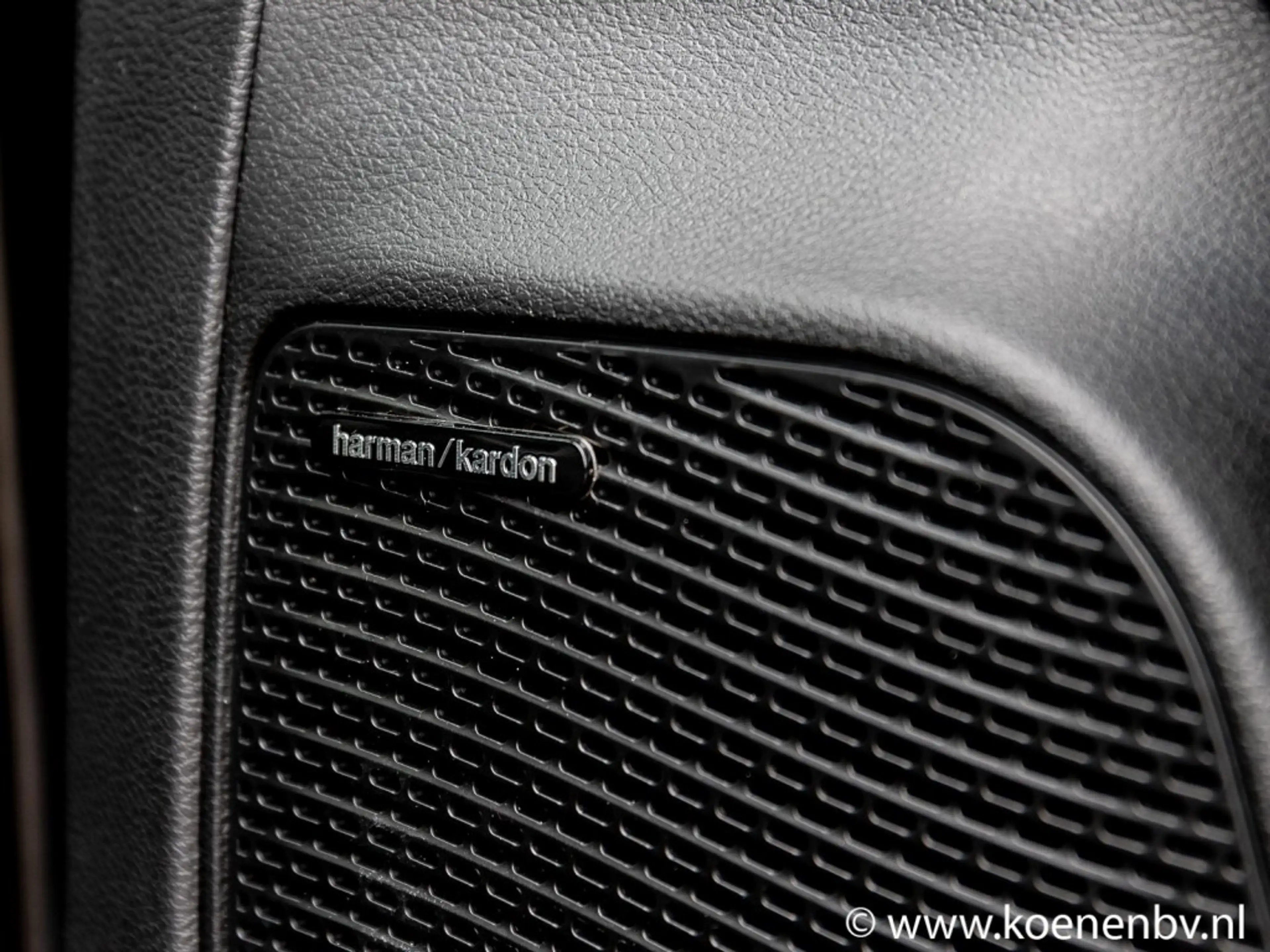 Chrysler Pacifica 3.6 V6 HYBRID Limited S — photo 32