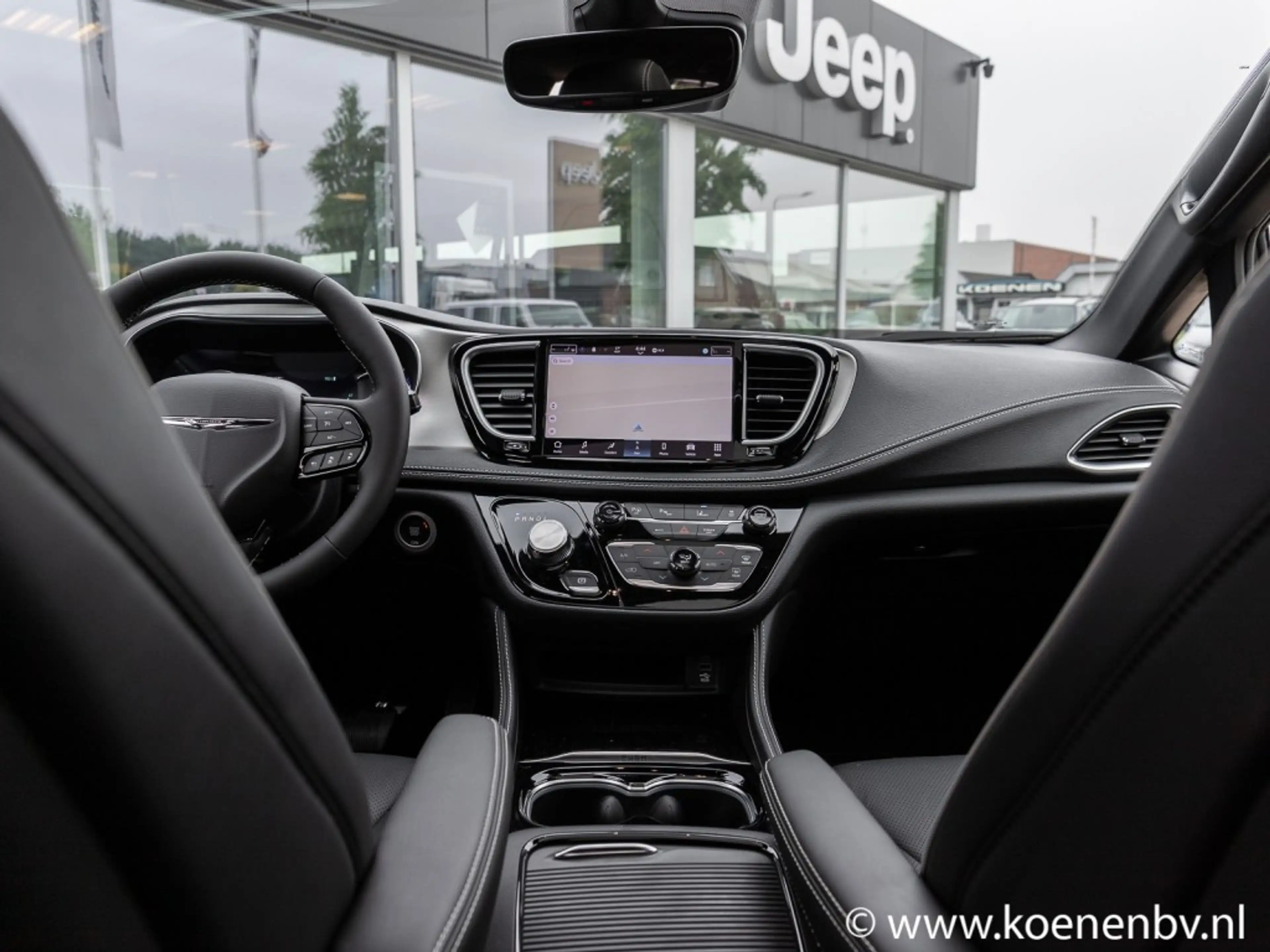 Chrysler Pacifica 3.6 V6 HYBRID Limited S — photo 16