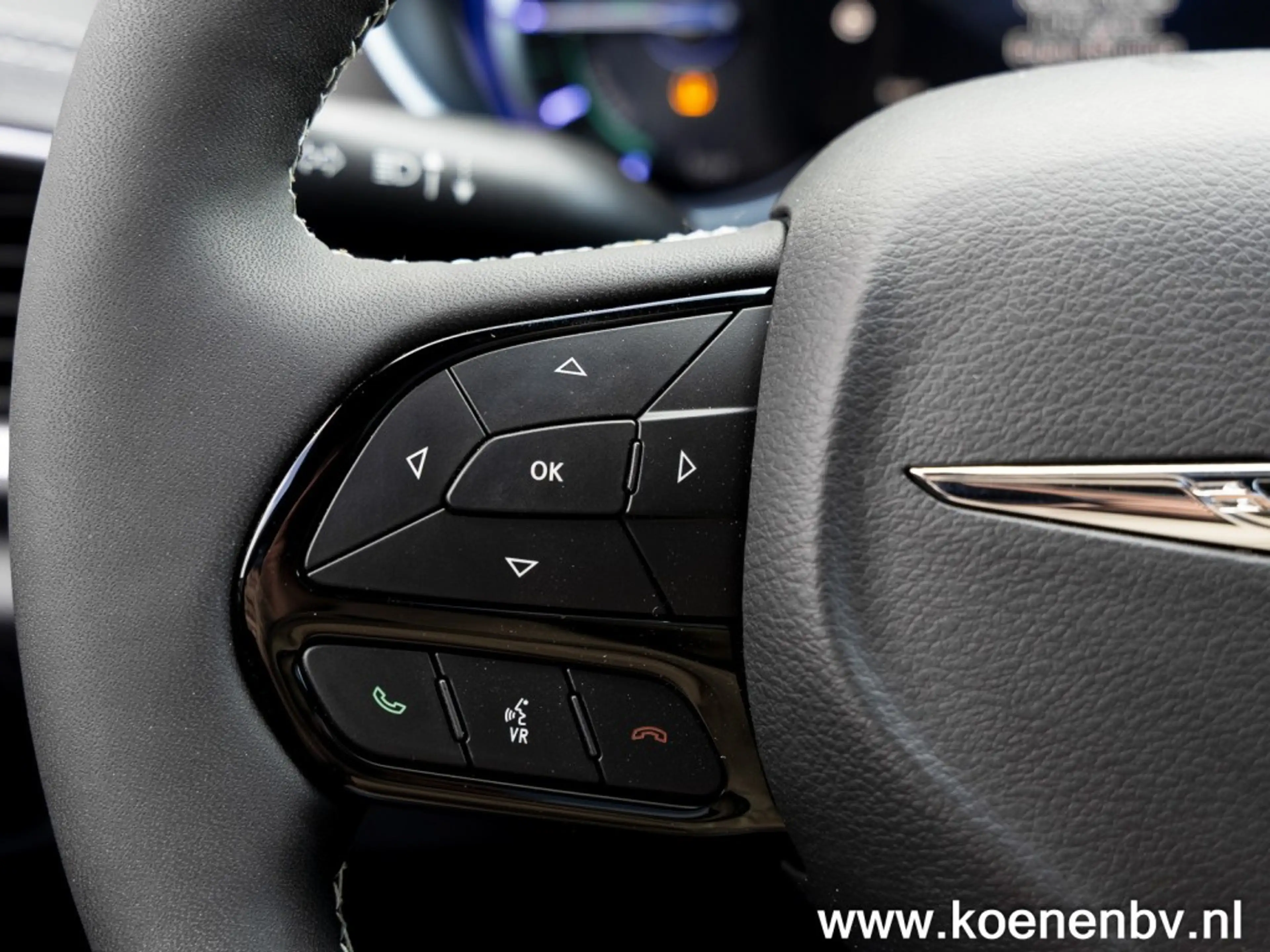 Chrysler Pacifica 3.6 V6 HYBRID Limited S — photo 33