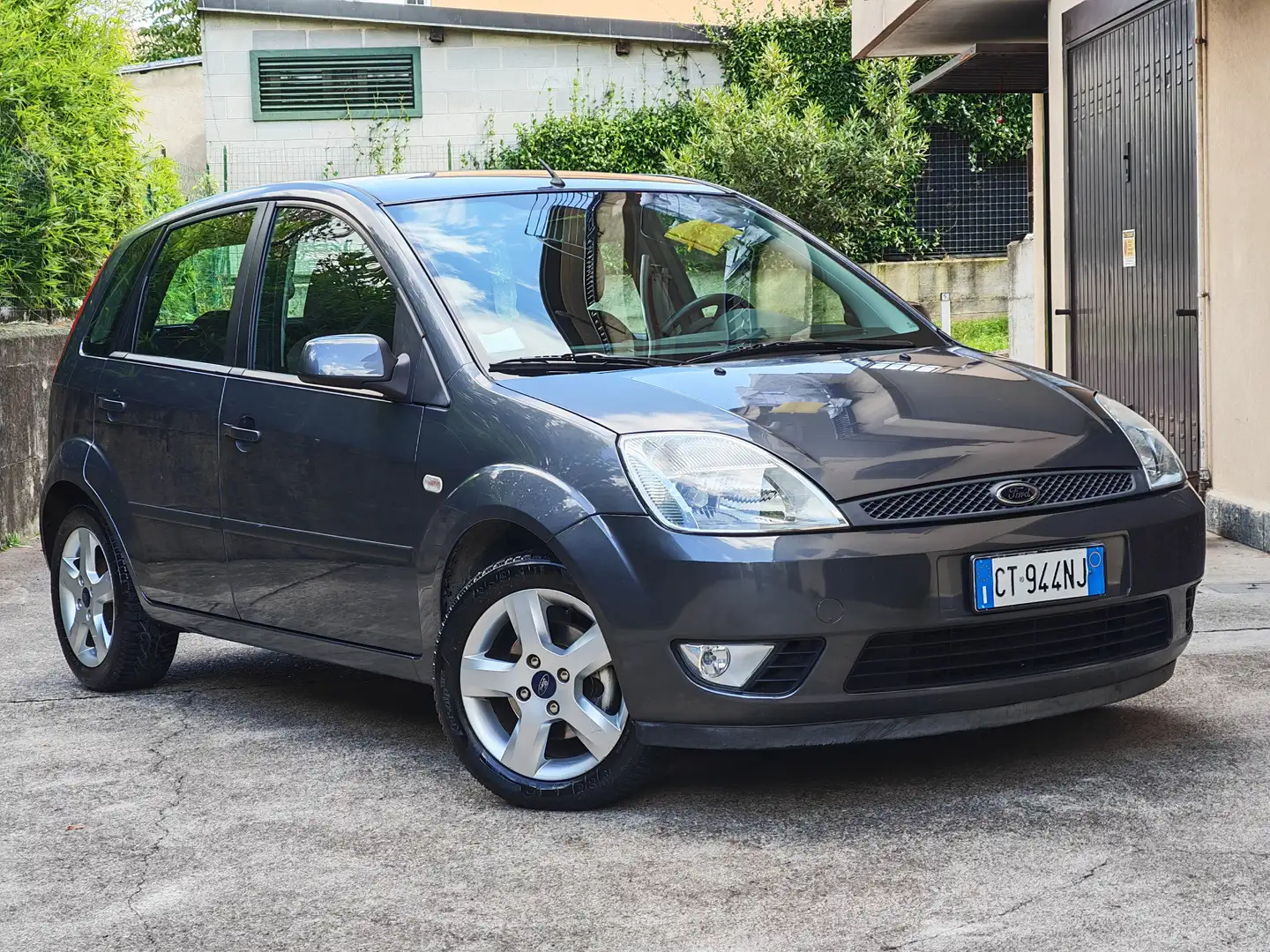 Ford Fiesta 1.2 BENZINA 75cv / 67.000km / Uniproprietario Gris - 1
