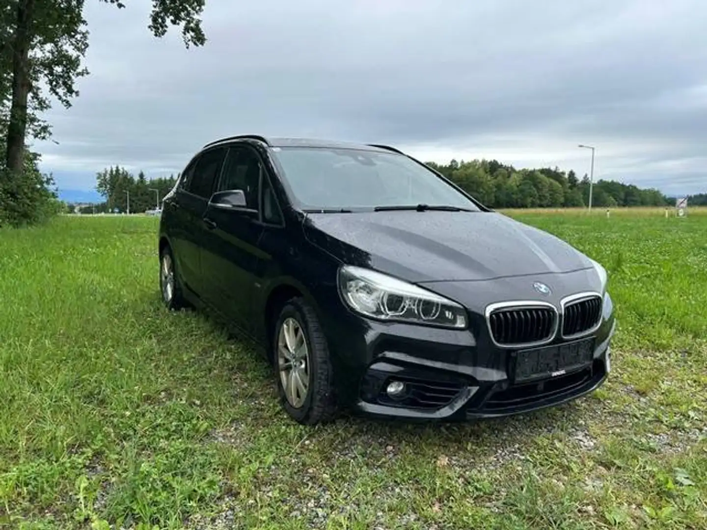 BMW 218 218d Active Tourer Sport Line Aut. Sport Line Schwarz - 2