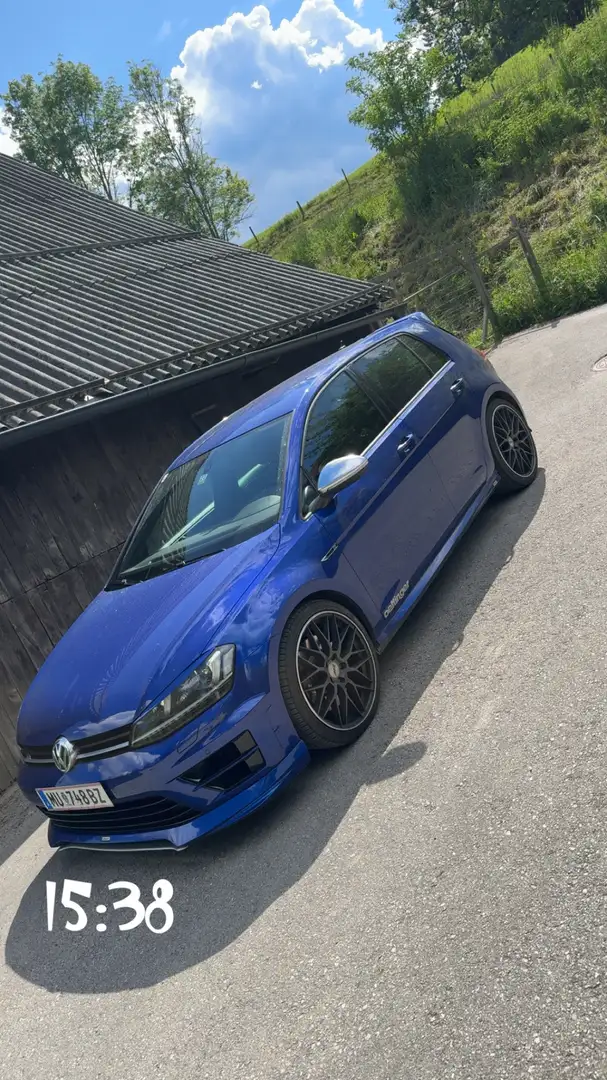 Volkswagen Golf R - 1