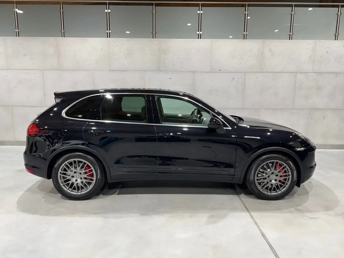 Porsche Cayenne Cayenne II Turbo Aut. Schwarz - 2