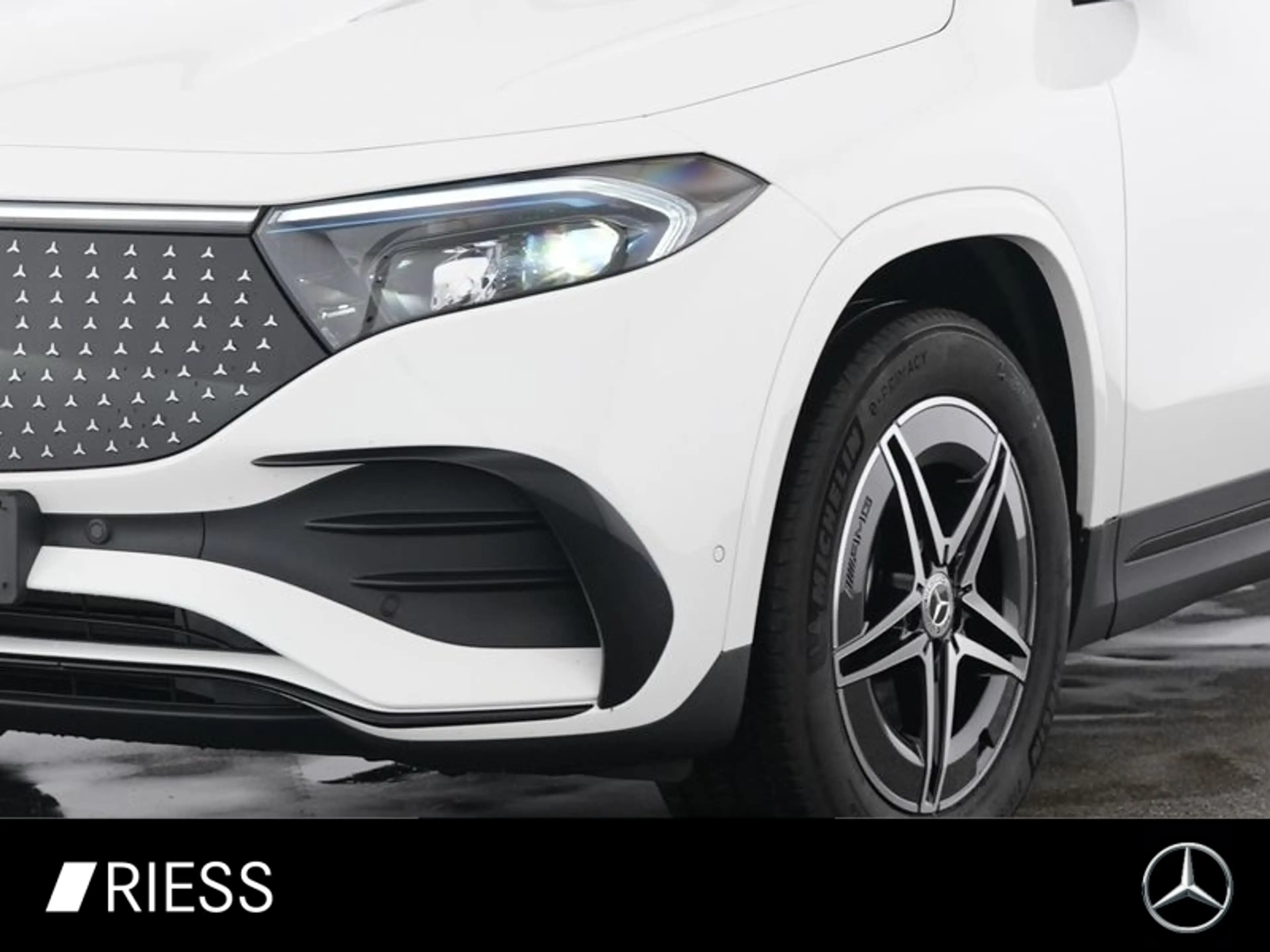 Mercedes-Benz EQA 350 4MATIC 360 AUT Kam. KeyLess KlimaA LED