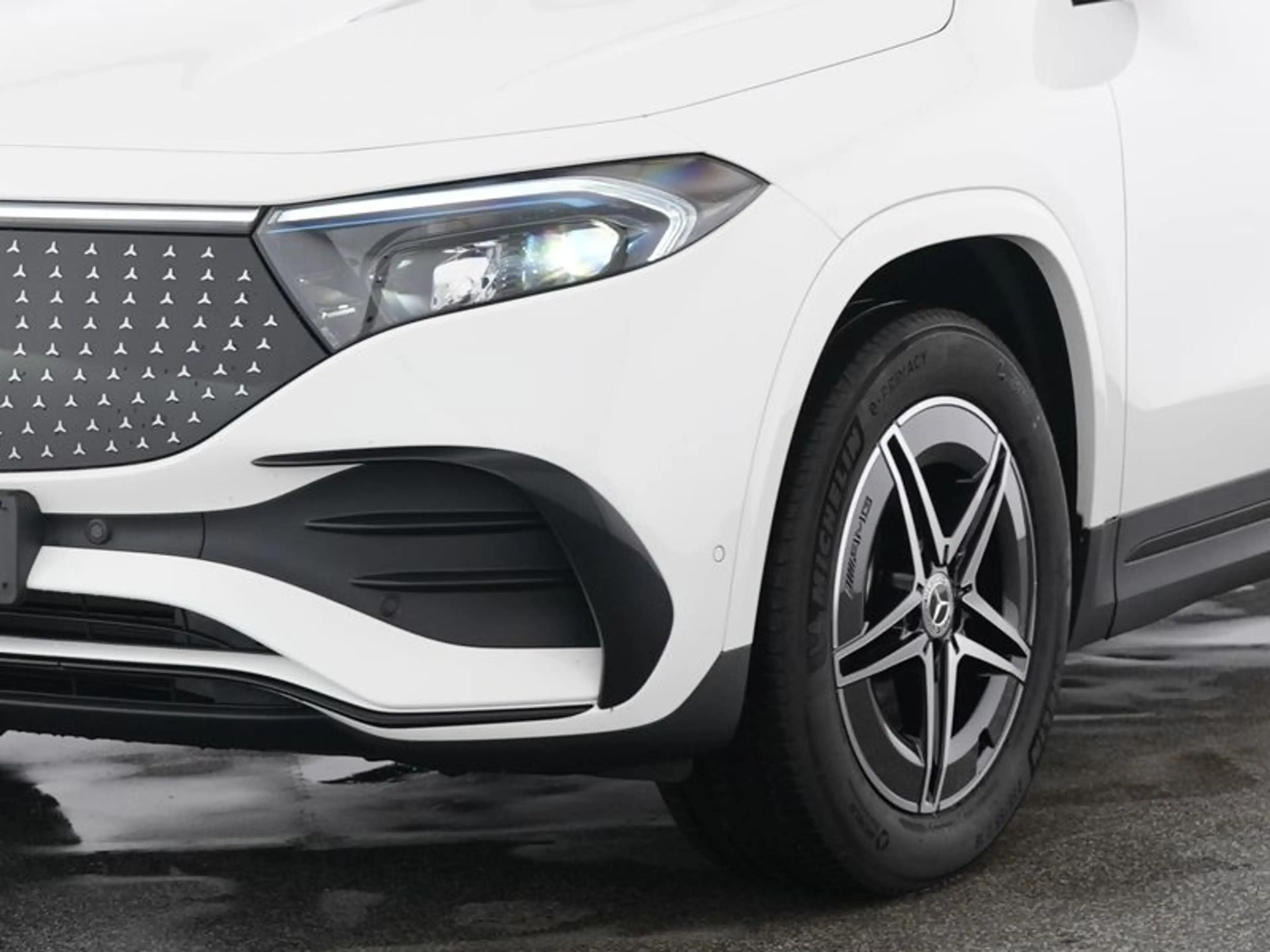 Mercedes-Benz EQA 350 4MATIC 360 AUT Kam. KeyLess KlimaA LED — photo 2