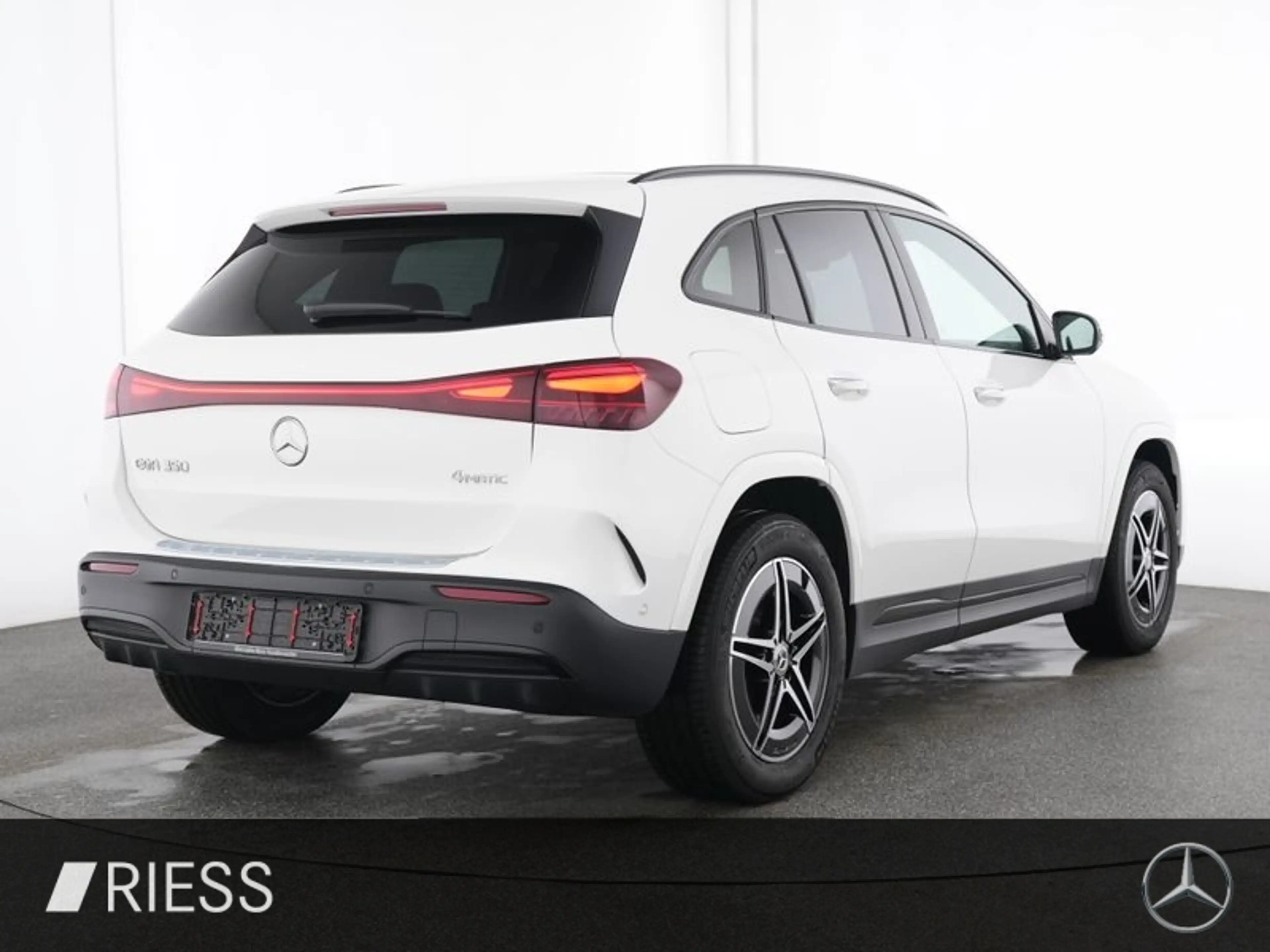Mercedes-Benz EQA 350 4MATIC 360 AUT Kam. KeyLess KlimaA LED — photo 3