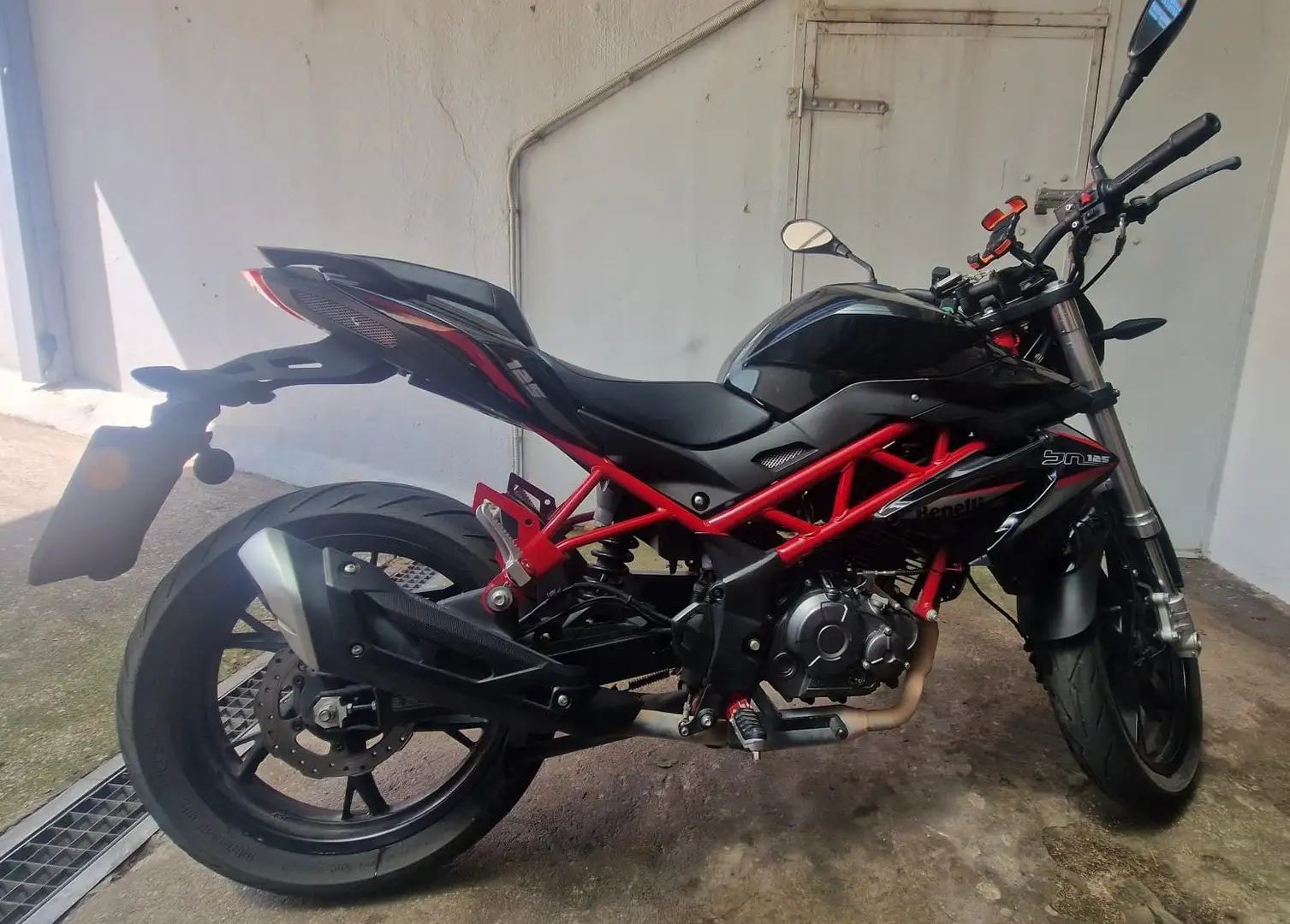 Benelli BN 125 Nero - 2