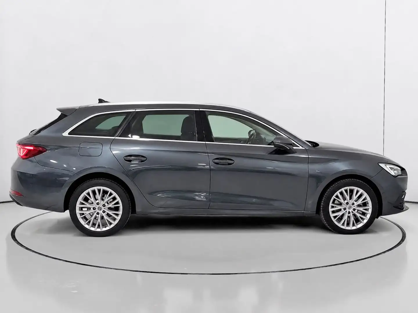 SEAT Leon ST 2.0TDI CR S&S Xcellence Launch Pack M DSG-7 150 Gris - 2