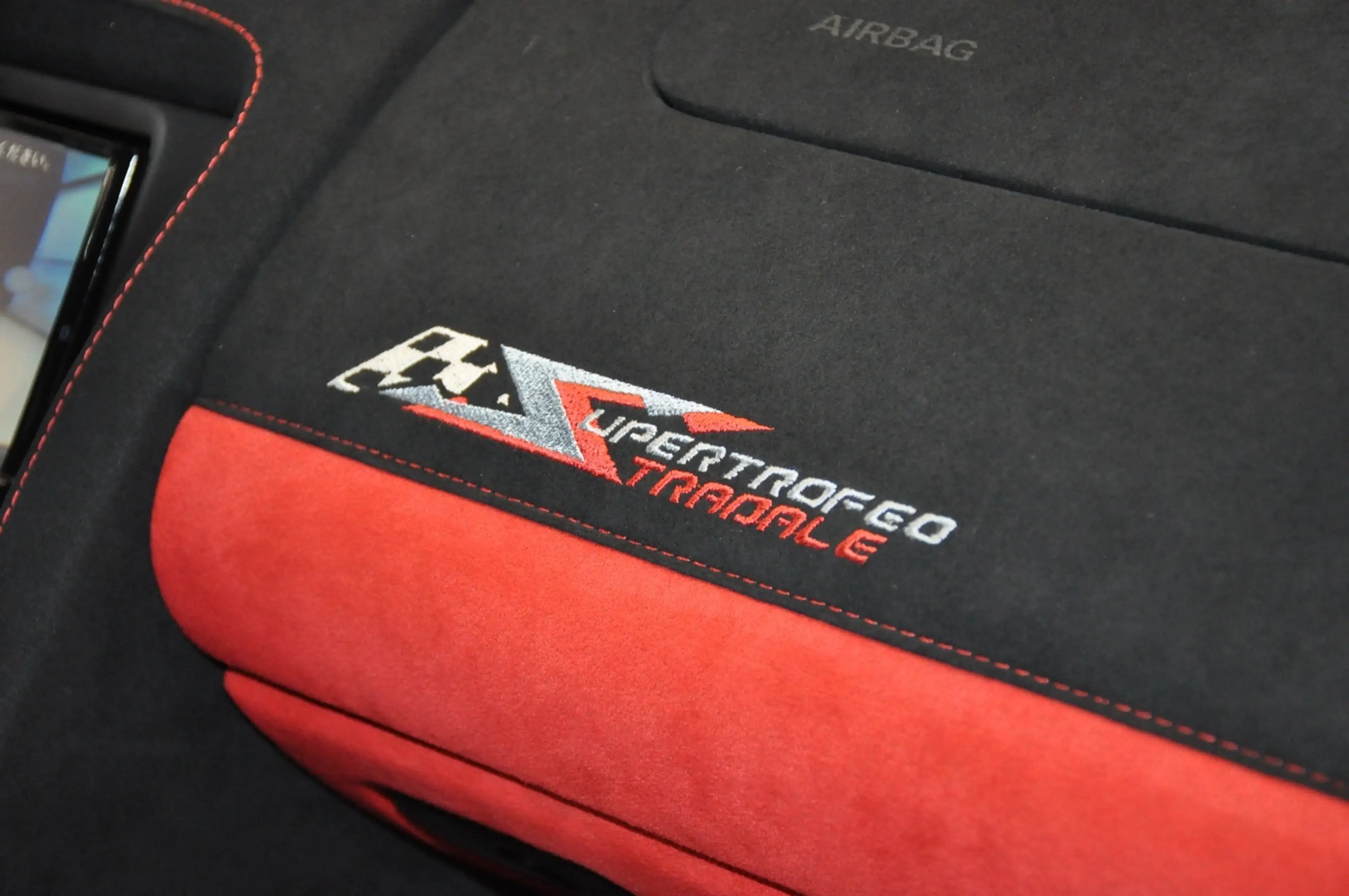 Lamborghini Gallardo LP570-4 Super Trofeo Stradale 12.101 km — photo 12