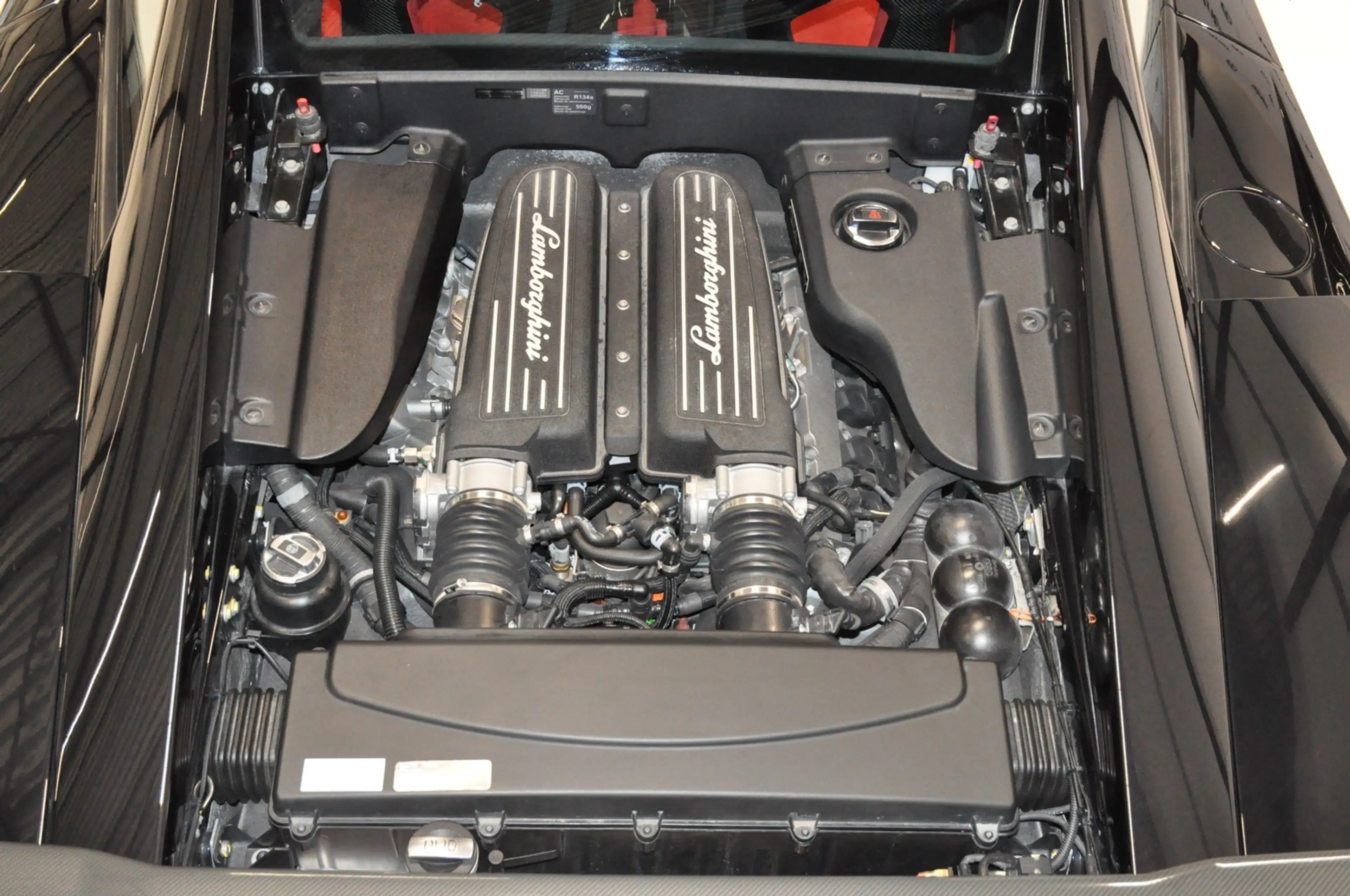 Lamborghini Gallardo LP570-4 Super Trofeo Stradale 12.101 km — photo 10