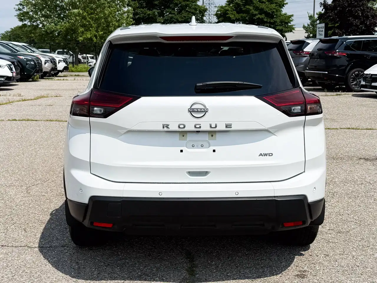 Nissan Rogue снимка Nissan Rogue