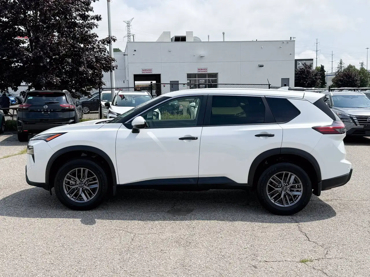 Nissan Rogue снимка Nissan Rogue