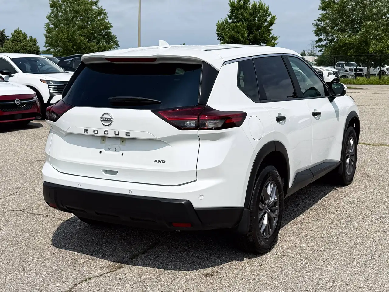 Nissan Rogue снимка Nissan Rogue