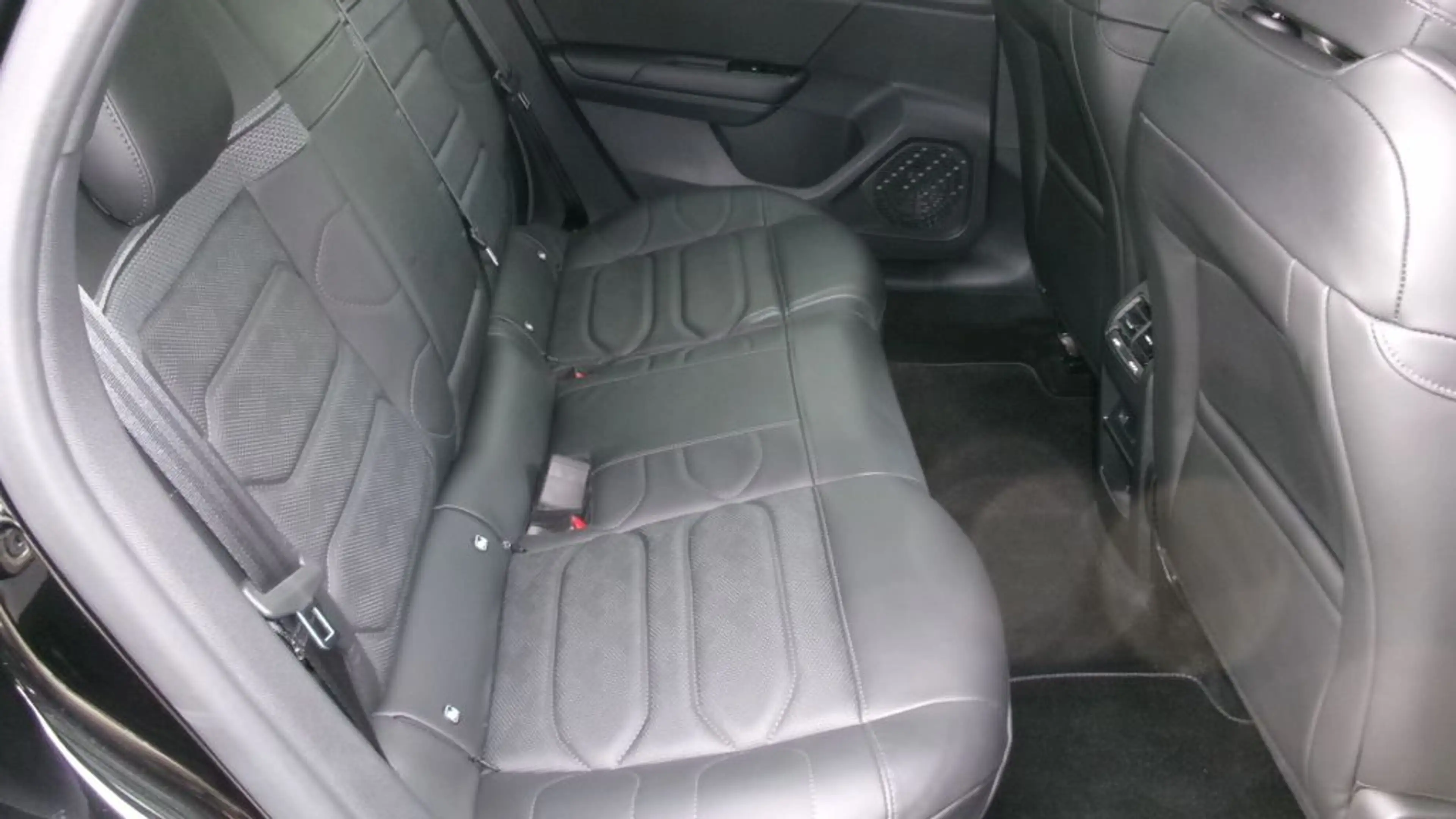 Citroen C5 X Hybrid 225 Start&Stopp e-EAT8 SHINE — photo 13