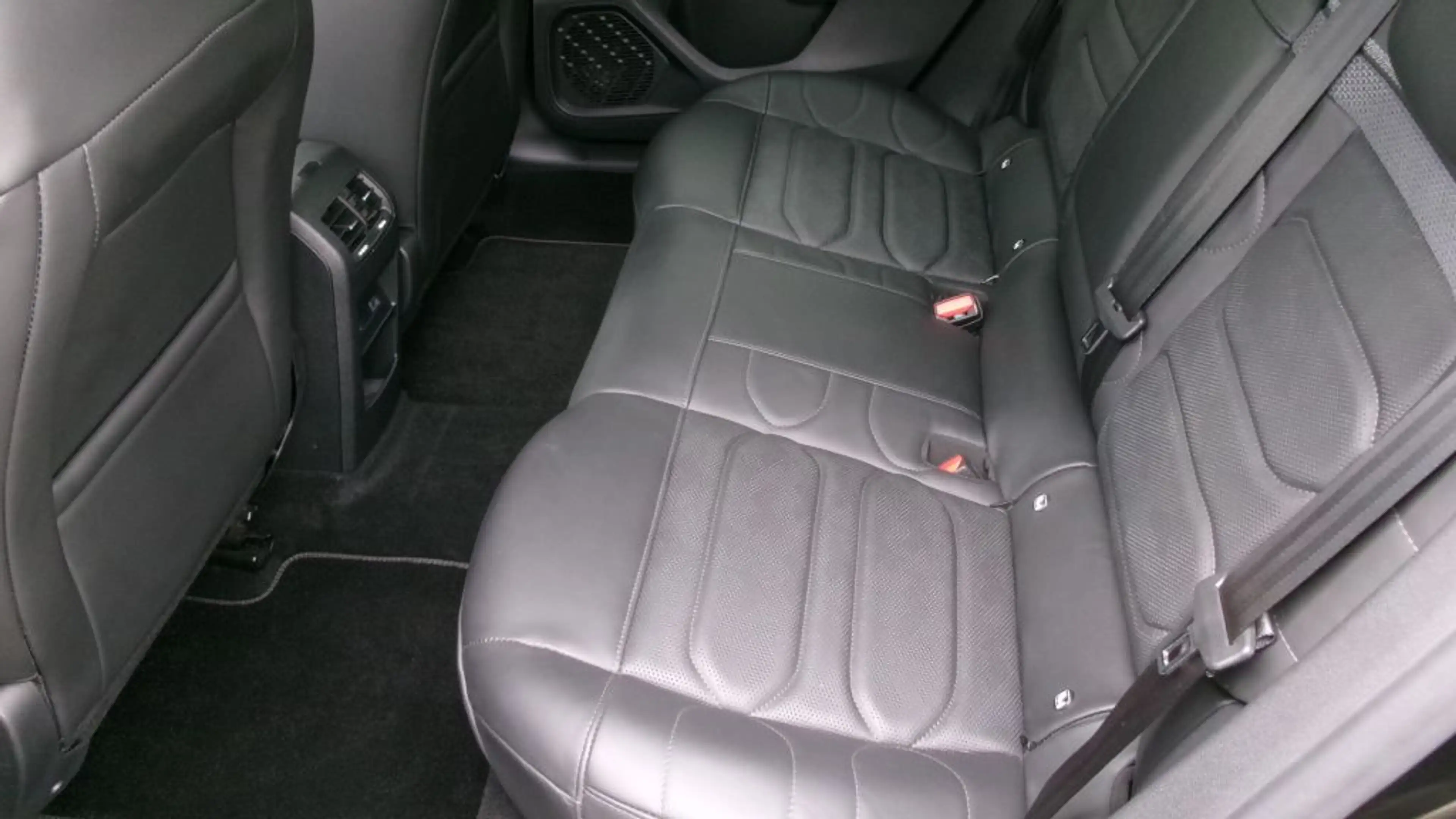 Citroen C5 X Hybrid 225 Start&Stopp e-EAT8 SHINE — photo 14