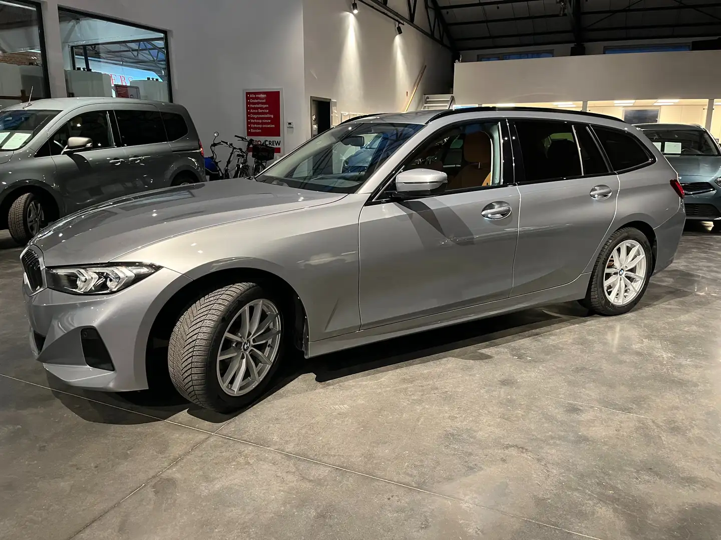 BMW 318 318i Touring Aut. Gris - 1