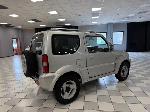 Suzuki Jimny view 5