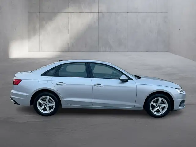 Audi A4 view 7