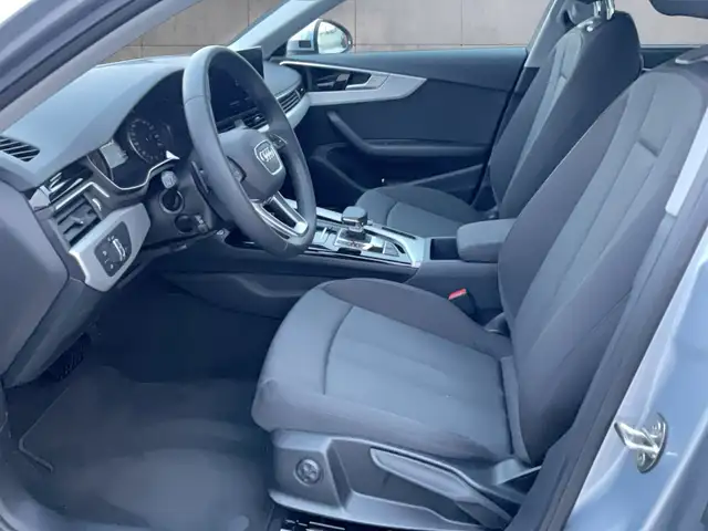 Audi A4 view 10