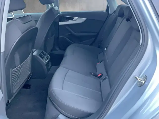 Audi A4 view 11