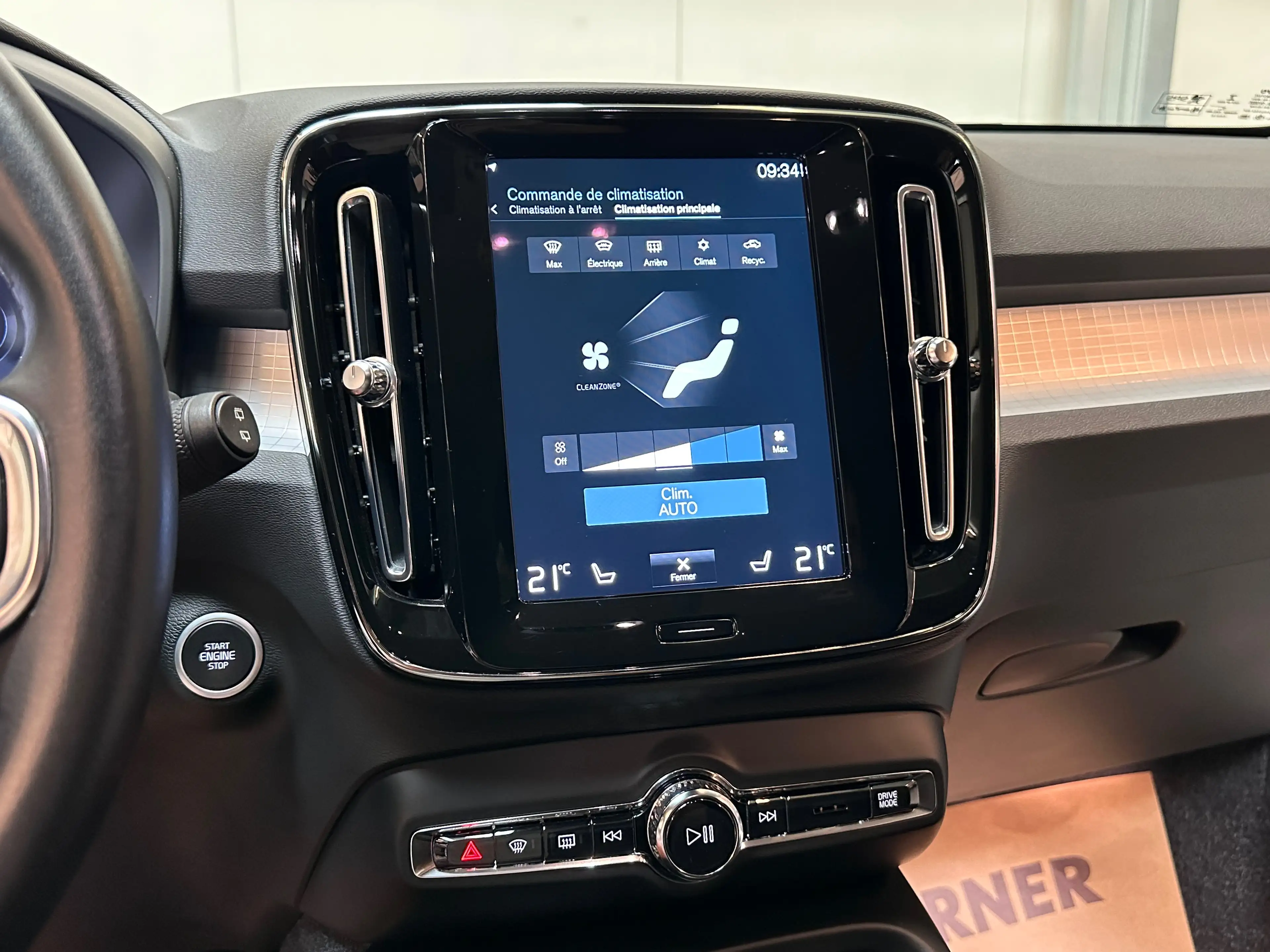 Volvo XC40 *GARANTIE 12 MOIS* XC40 1.5 T2 Momentum  Geartronic — photo 14