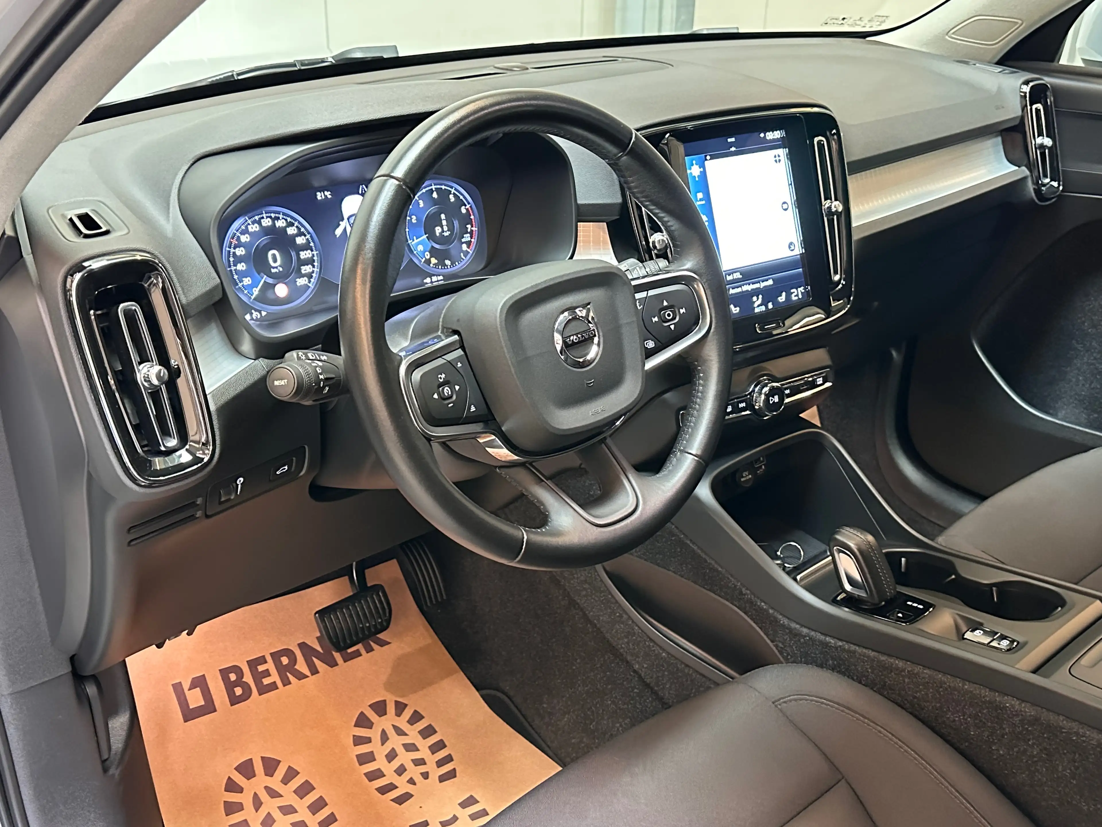 Volvo XC40 *GARANTIE 12 MOIS* XC40 1.5 T2 Momentum  Geartronic — photo 8