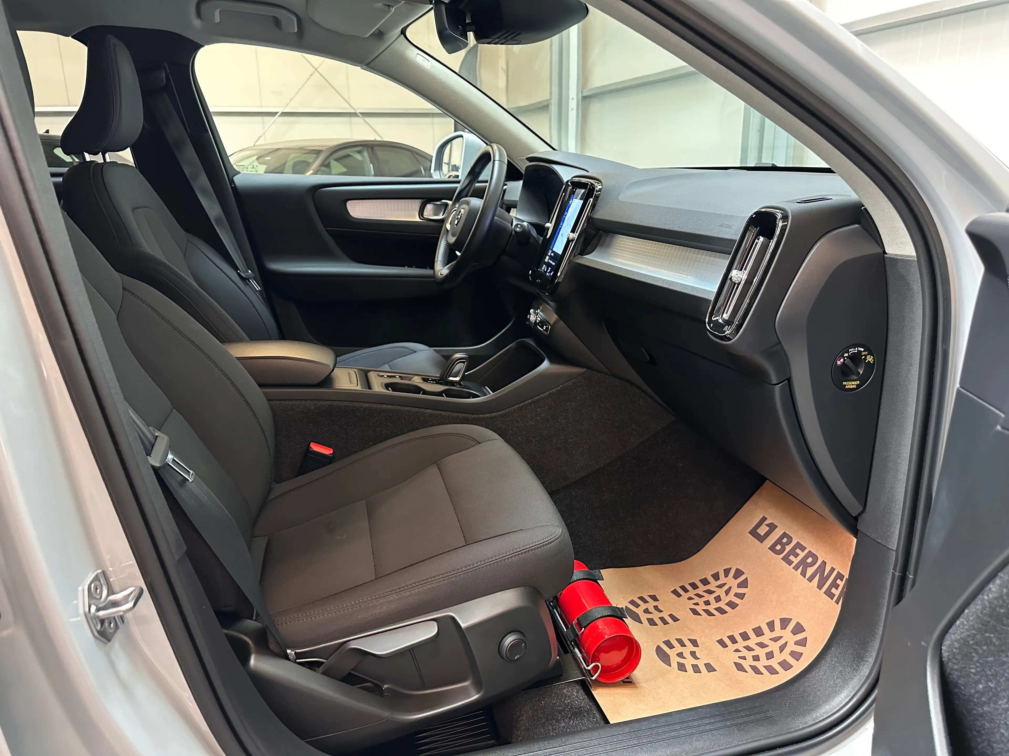 Volvo XC40 *GARANTIE 12 MOIS* XC40 1.5 T2 Momentum  Geartronic — photo 12