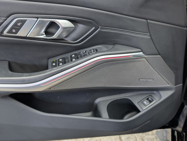 BMW 320 i Sport Line Shadow H&K PANO ACC LEDER KAM — photo 13